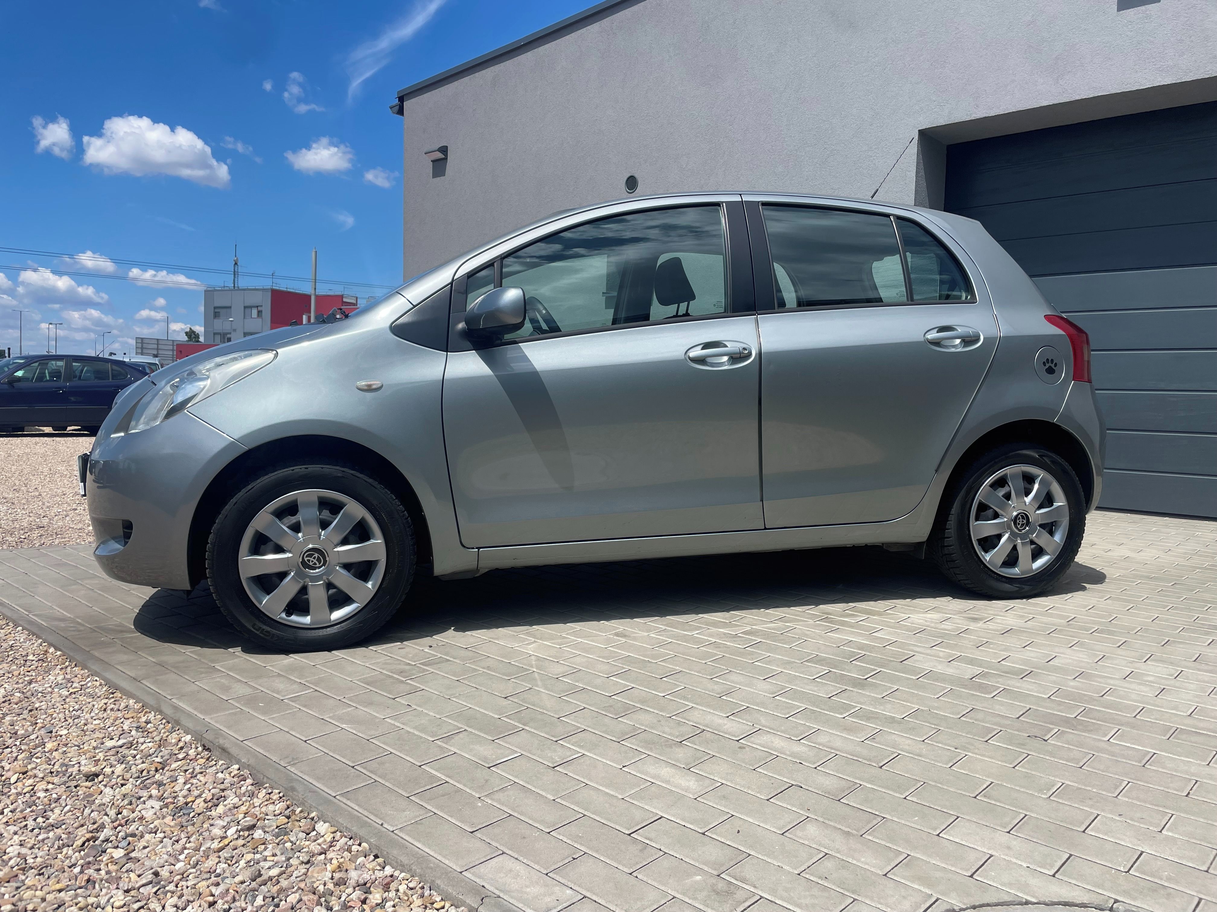 Toyota Yaris, 1.0 51KW, Servisní Kniha - fotka 4