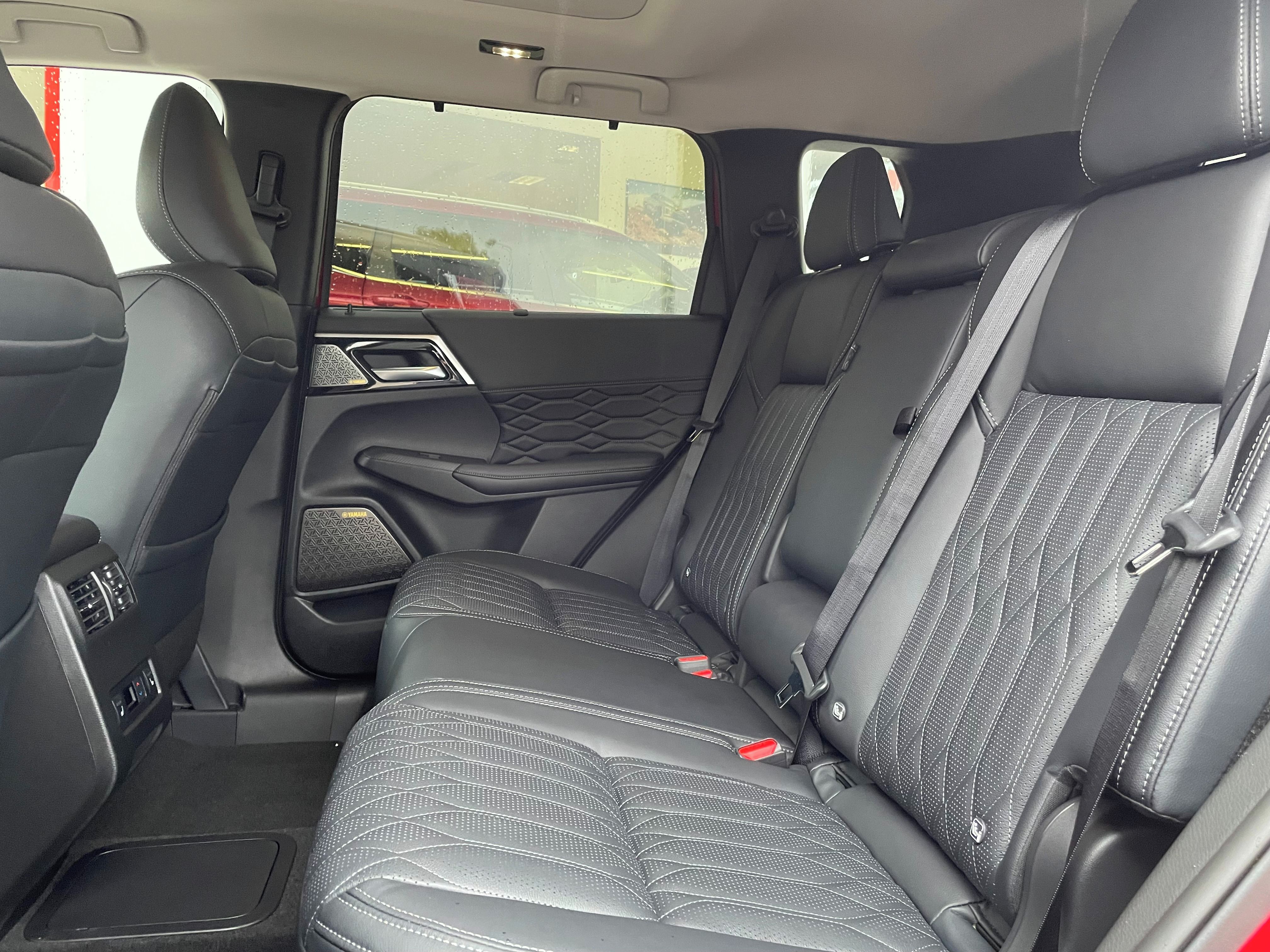 Mitsubishi Outlander, 2.4 PHEV DIAMOND TOP - fotka 6