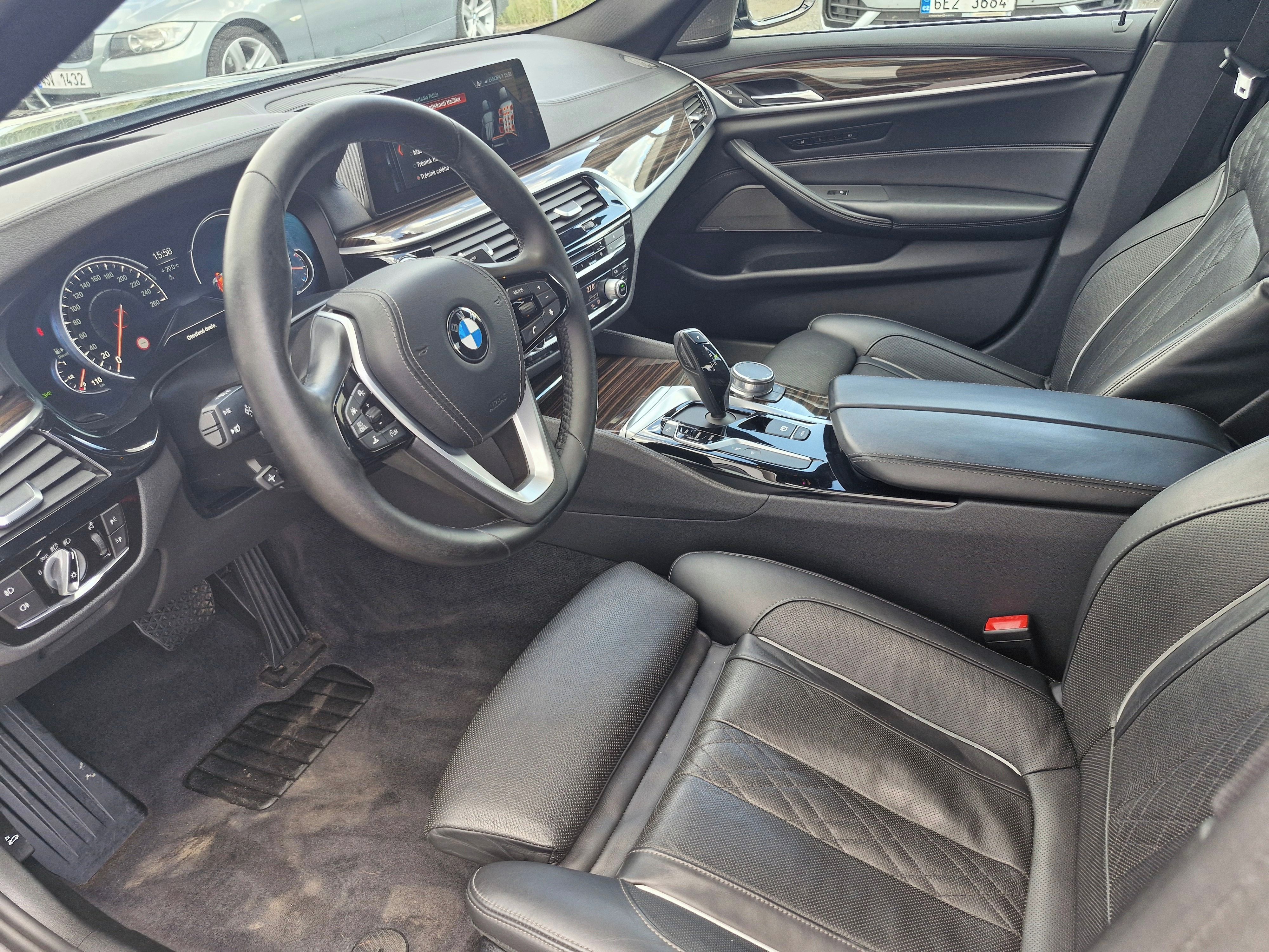 BMW Řada 5, 530d XDrive 195 kW, TOP VÝBAVA - fotka 4