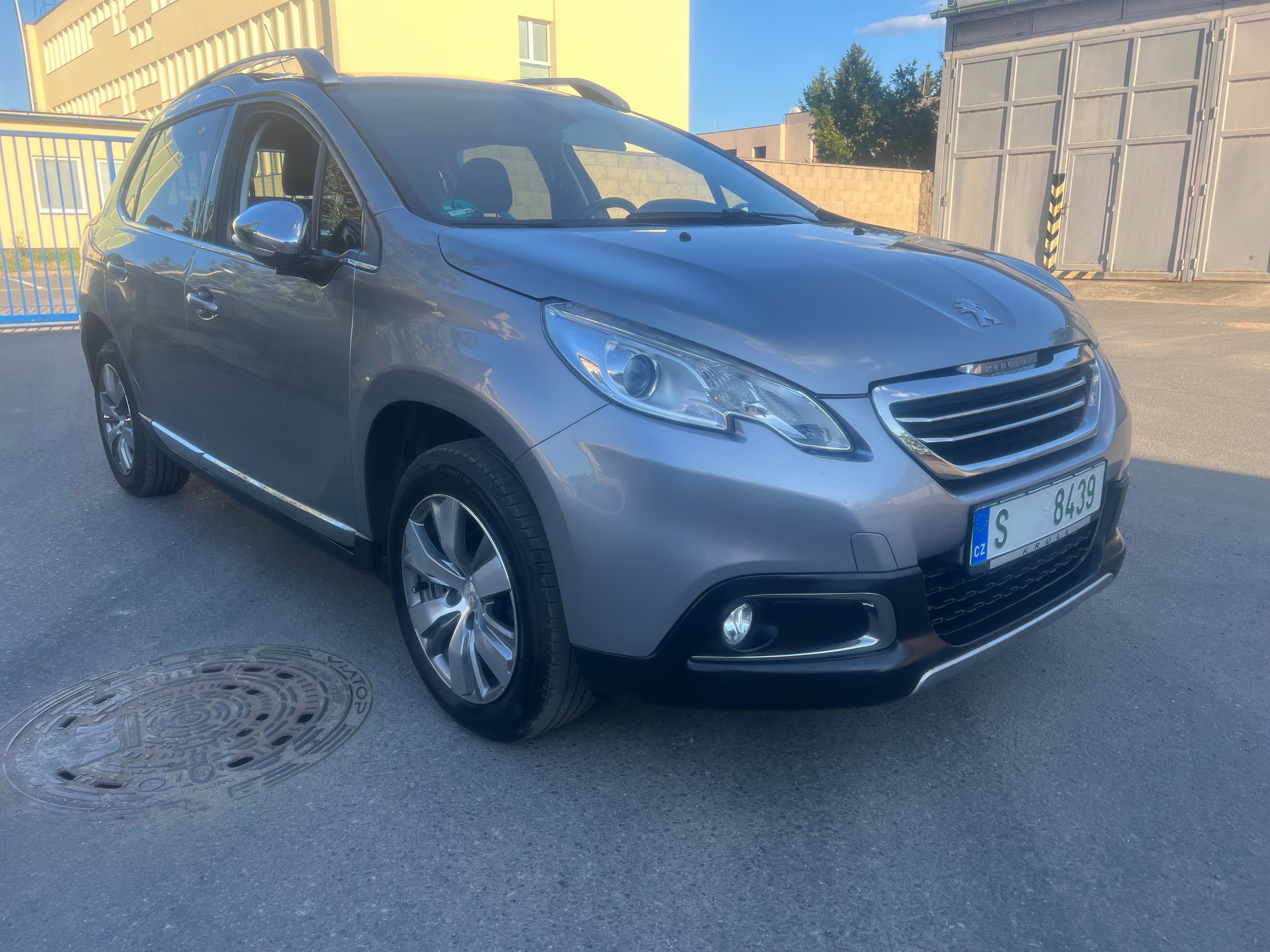 Peugeot 2008, Peugeot 2008 E-HDI Navi tažné