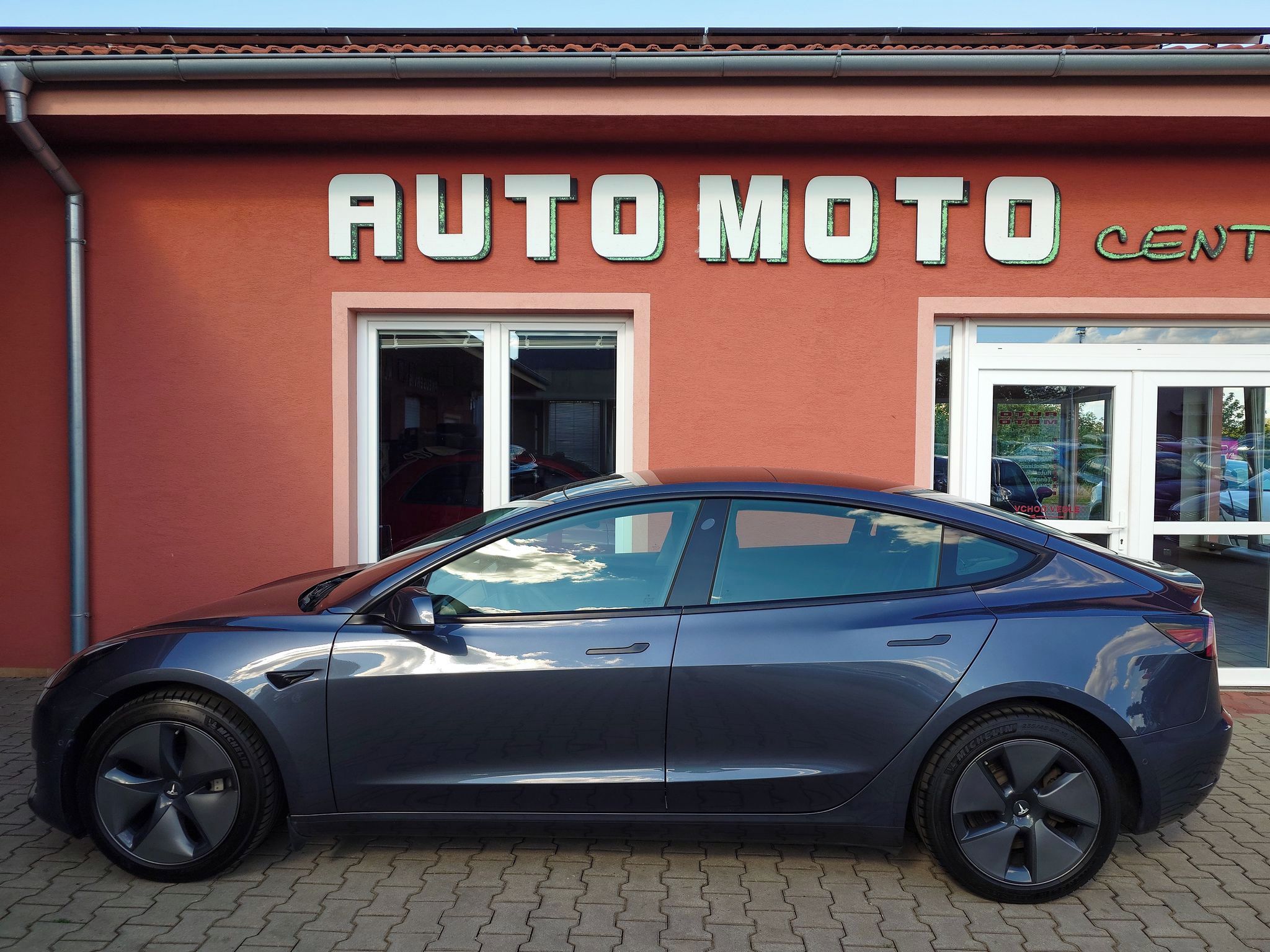 Tesla Model 3, Long Range Dual Motor 366 kW S - fotka 3