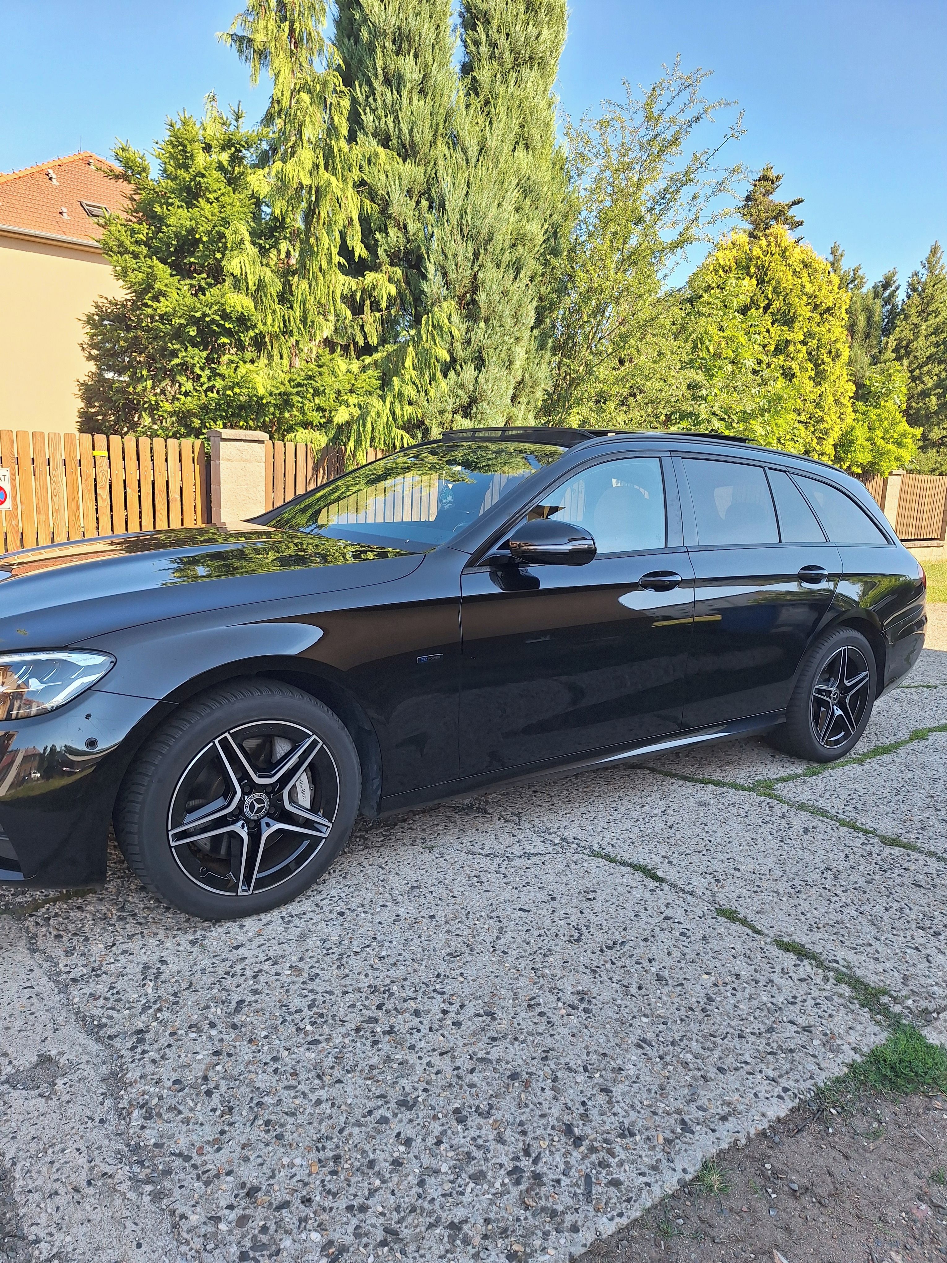 Mercedes-Benz Třídy E, Mercedes benz třidy E 300de - fotka 4