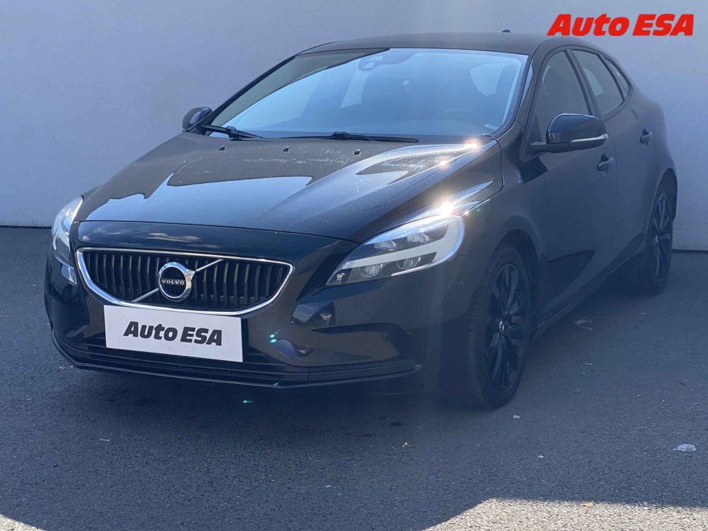 Volvo V40, 2.0 D2,AT - fotka 3