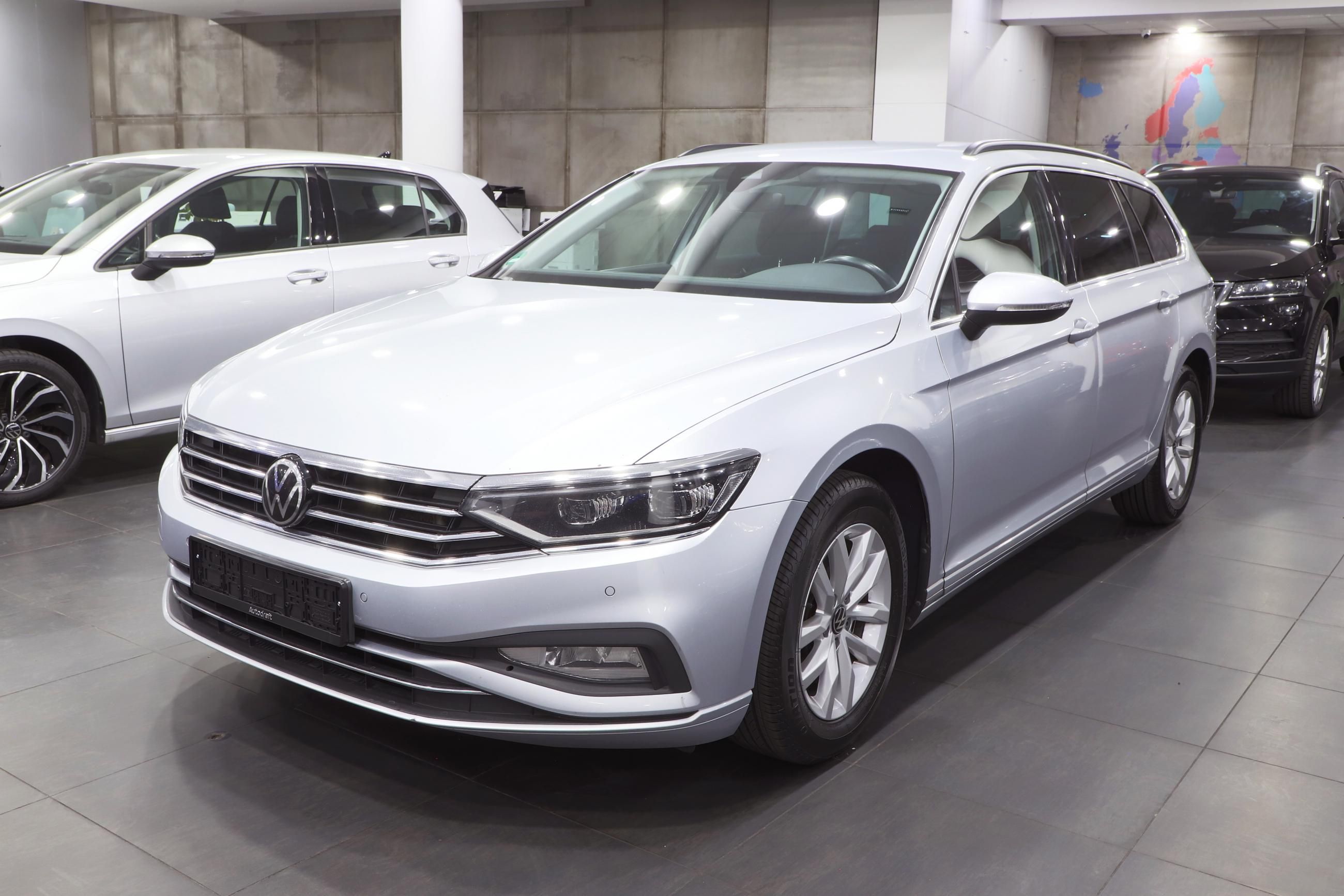 Volkswagen Passat Variant, 2.0 TDI 110kW DSG / Matrix - fotka 2