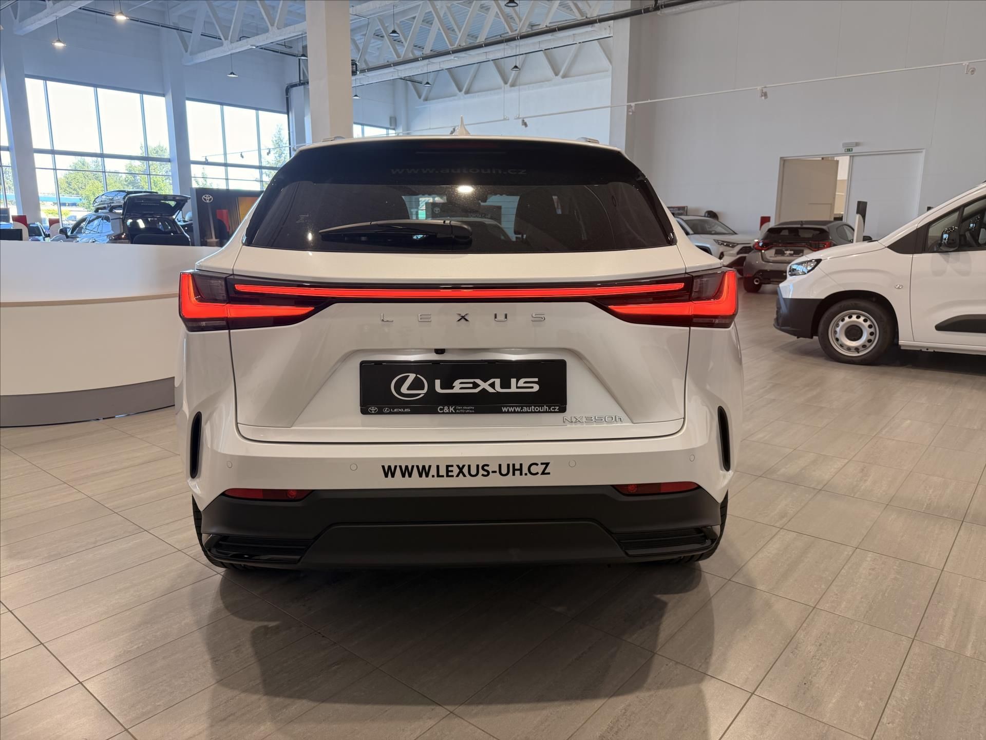 Lexus NX 350h, 2,5 Executive Top  NX - fotka 4