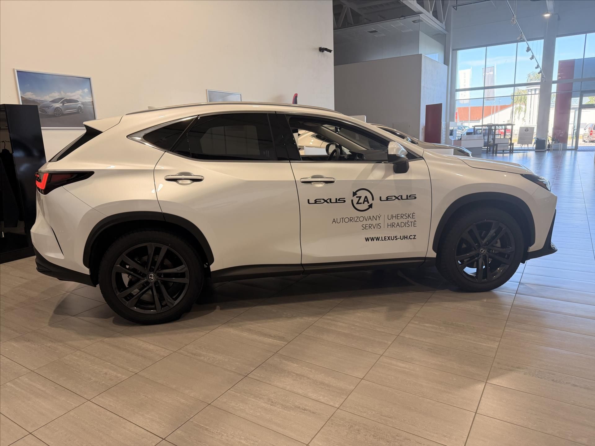 Lexus NX 350h, 2,5 Executive Top  NX - fotka 5