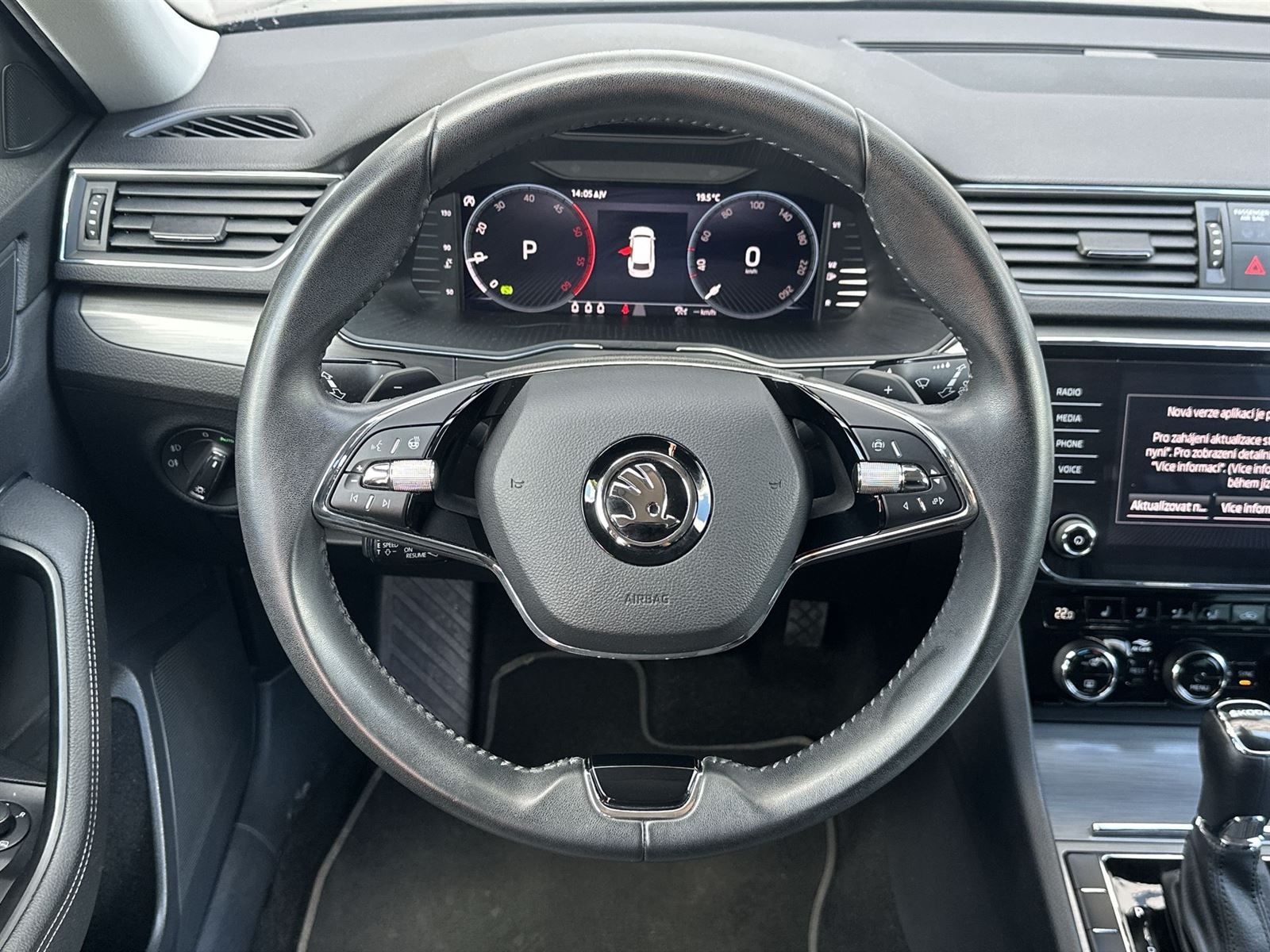 Škoda Superb, Combi 2.0 TDI DSG Style - fotka 6