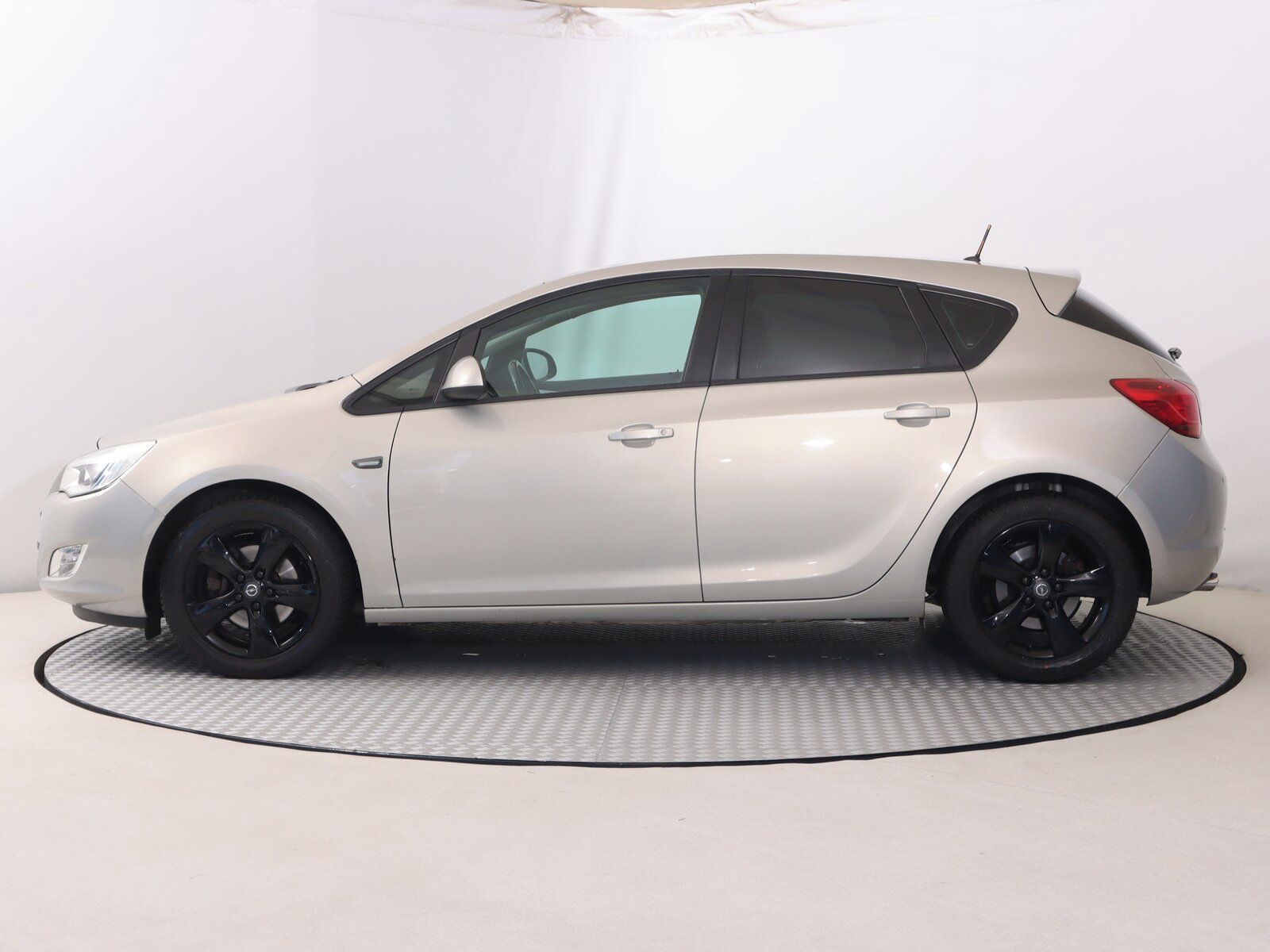 Opel Astra, 1.6 T, Automat - fotka 3