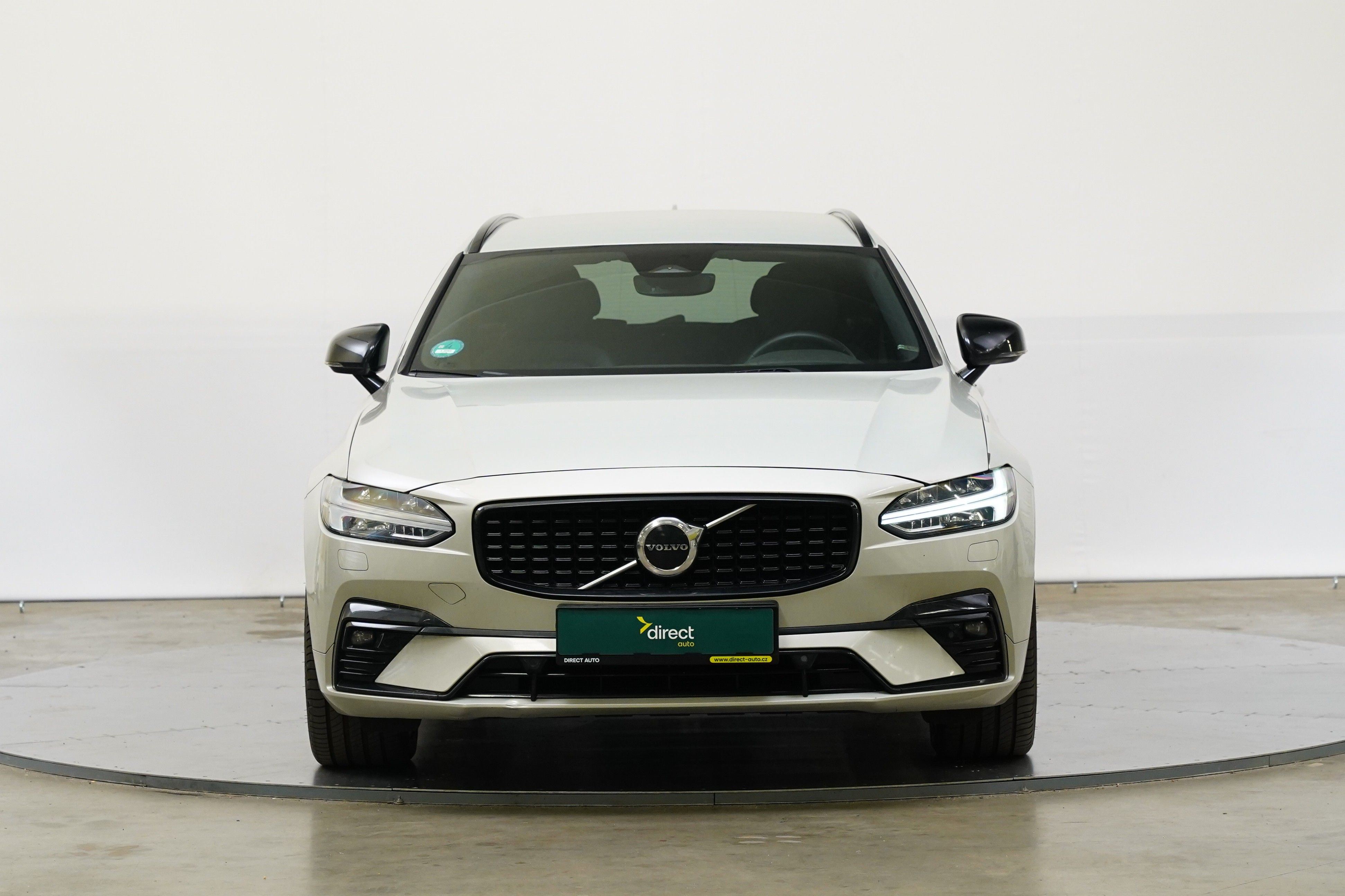 Volvo V90, 2.0 B4 145 kW R-Design - fotka 4