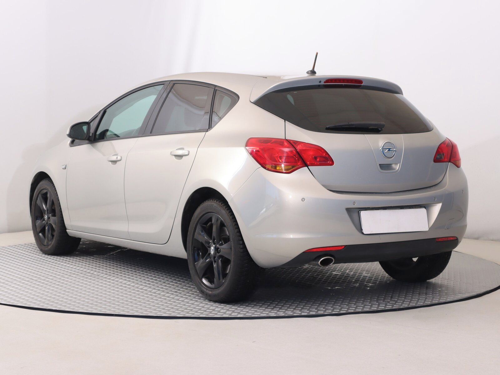 Opel Astra, 1.6 T, Automat - fotka 4