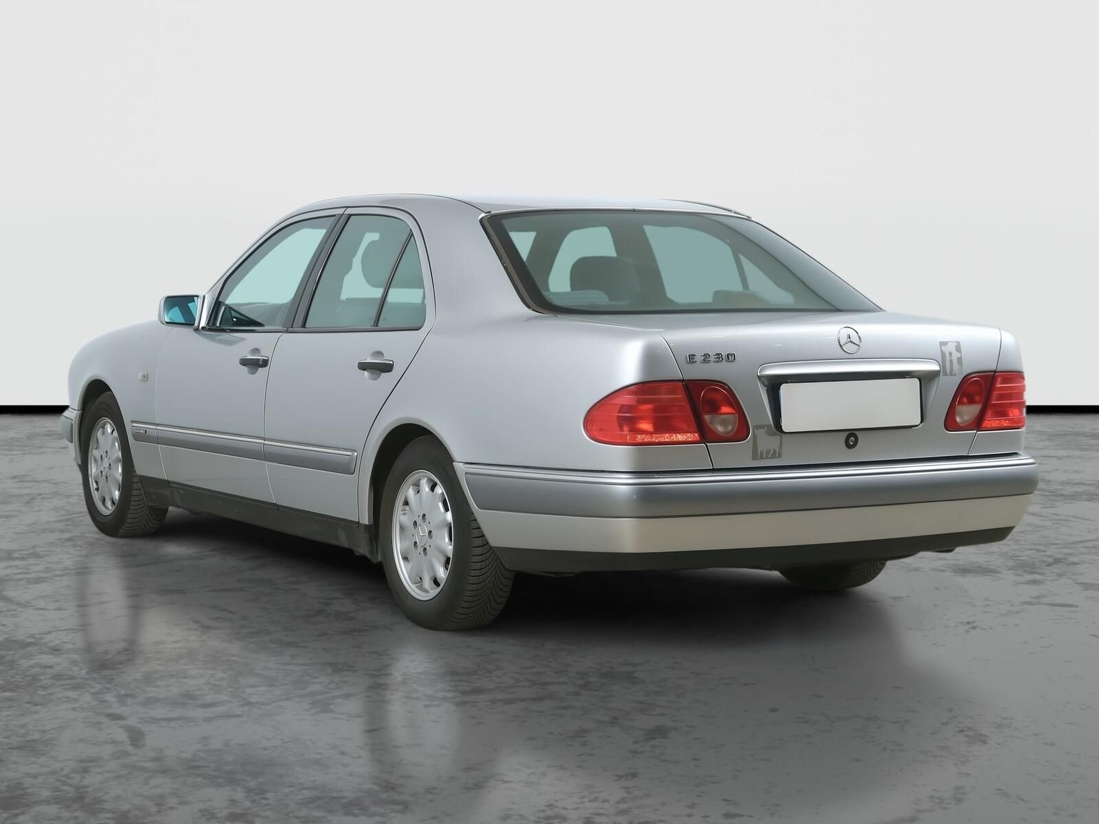 Mercedes-Benz Třídy E, 230, Automat, Tažné - fotka 4
