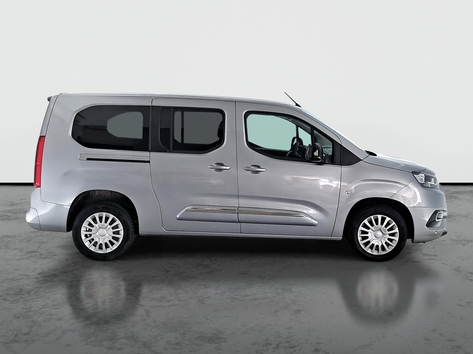 Toyota Proace City Verso, Maxi 1.2 T, Shuttle, 7Míst - fotka 6