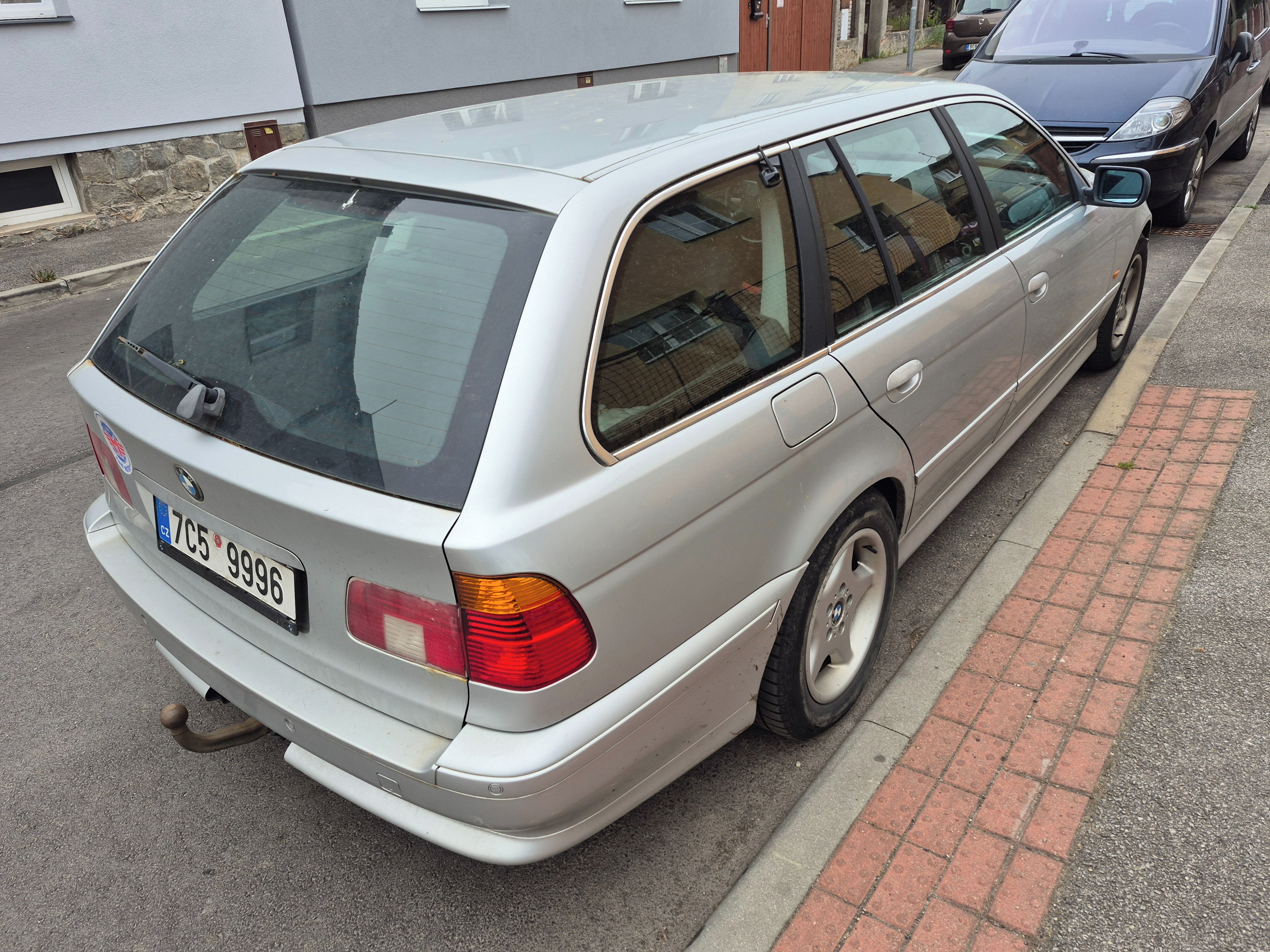 BMW Řada 5, 530d; automat. po facelift - fotka 5