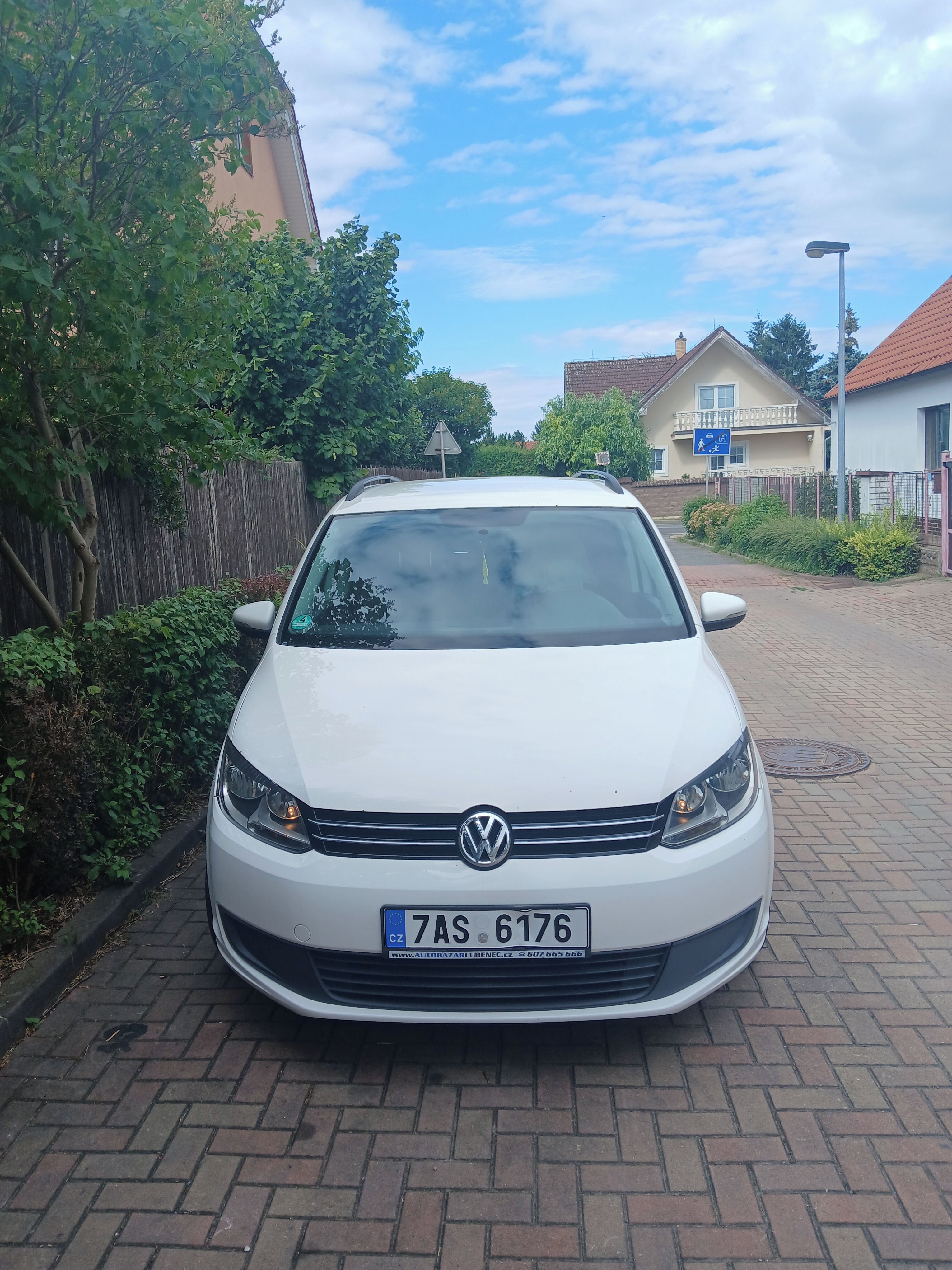 Volkswagen Touran - fotka 4