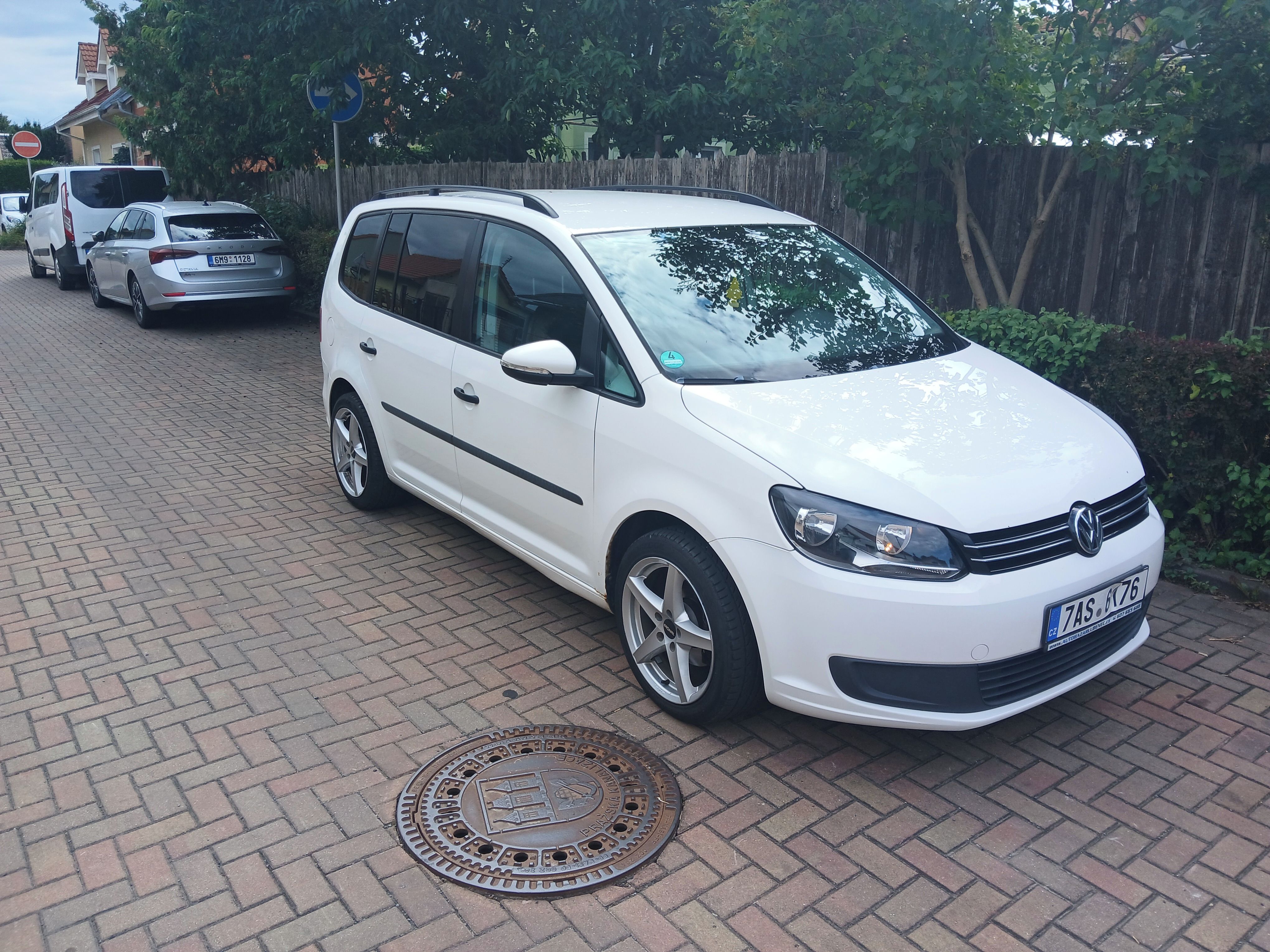 Volkswagen Touran - fotka 6