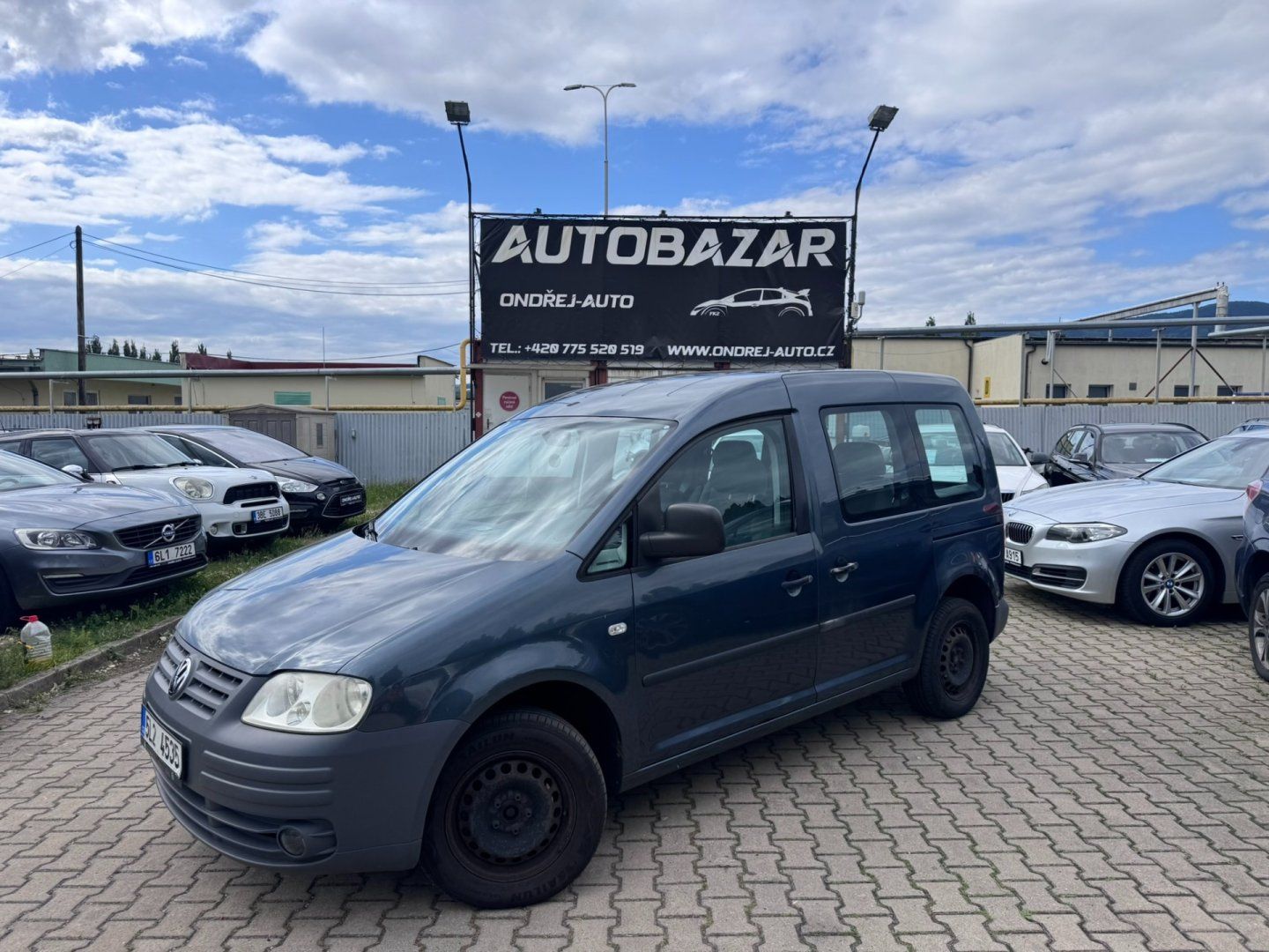 Volkswagen Caddy, 1,9 TDI 77KW TAŽNÉ 2X PNEU STK