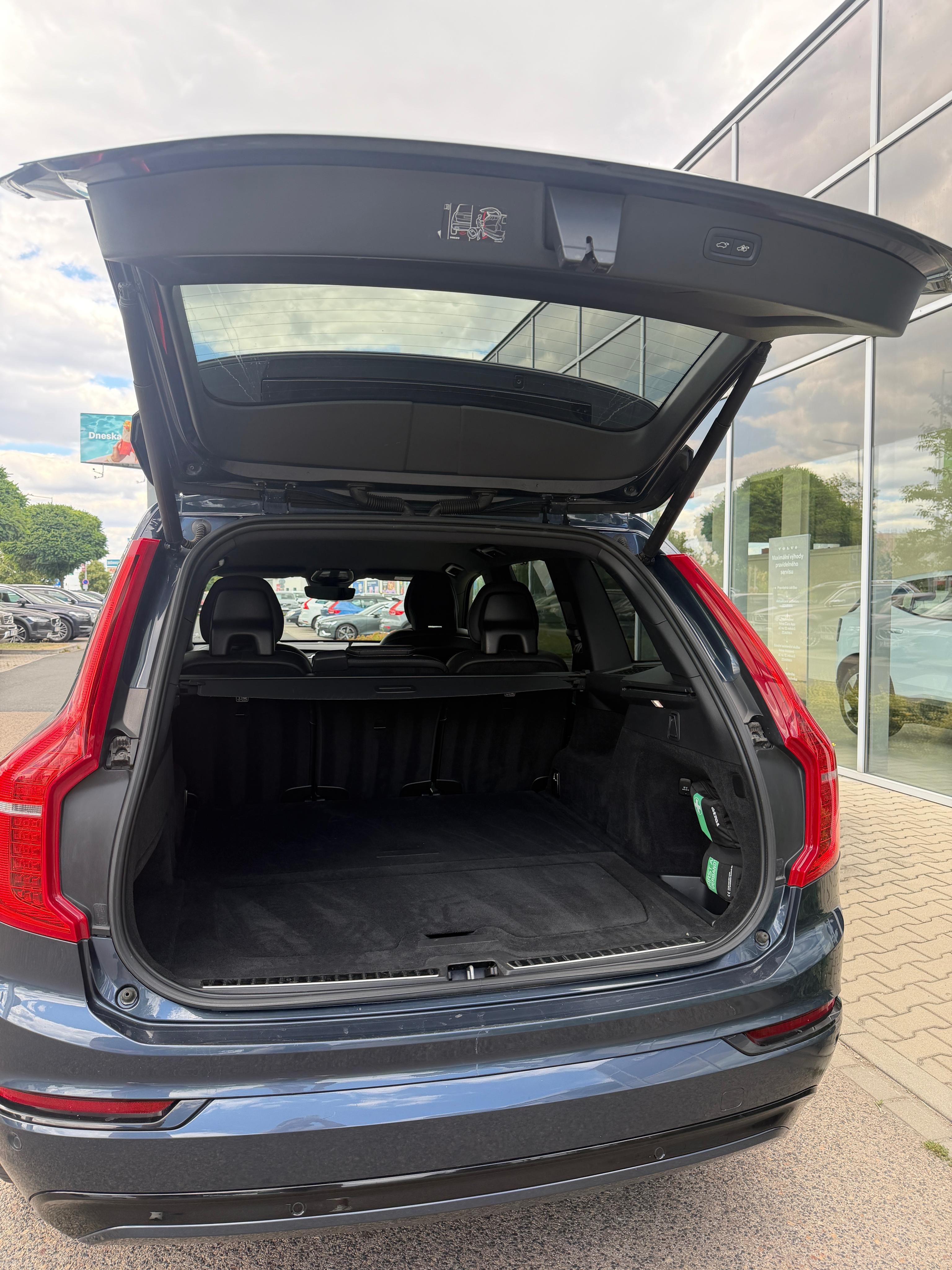 Volvo XC90, Záruka VOLVO do 01/2028 - fotka 6