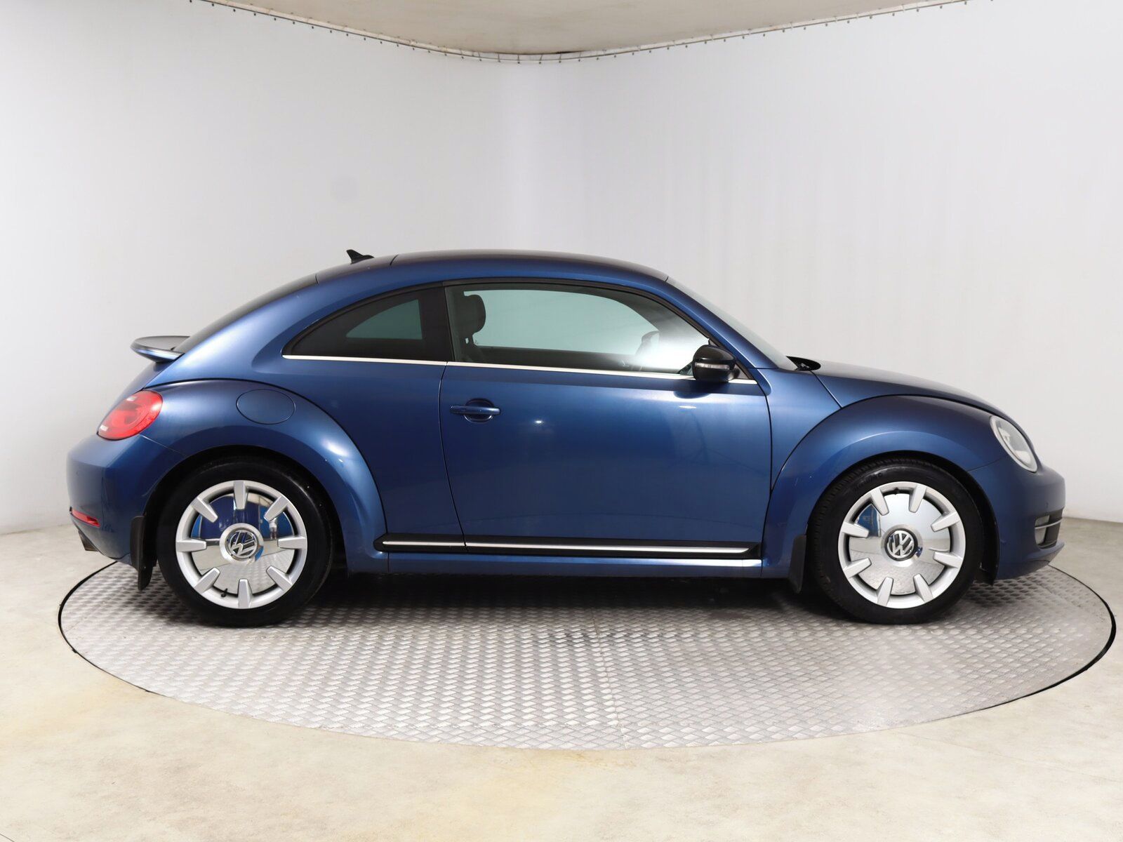 Volkswagen Beetle, 2.0 TSI, Automat, Navi - fotka 6