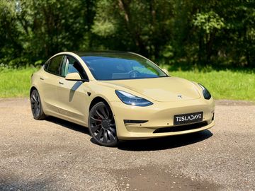 Tesla Model 3 Performance
