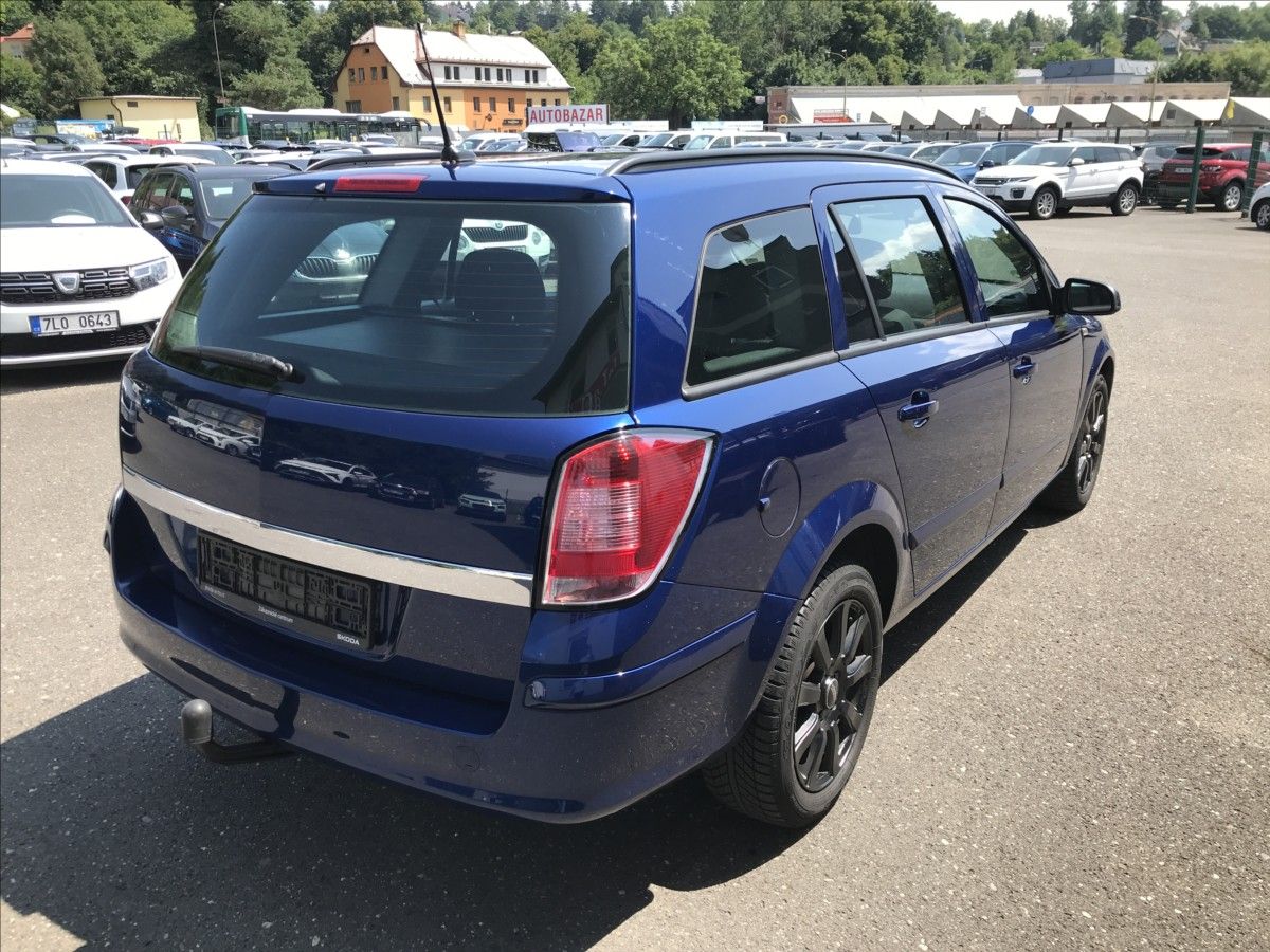 Opel Astra, 1,7 CDTi 81kW Combi - fotka 5