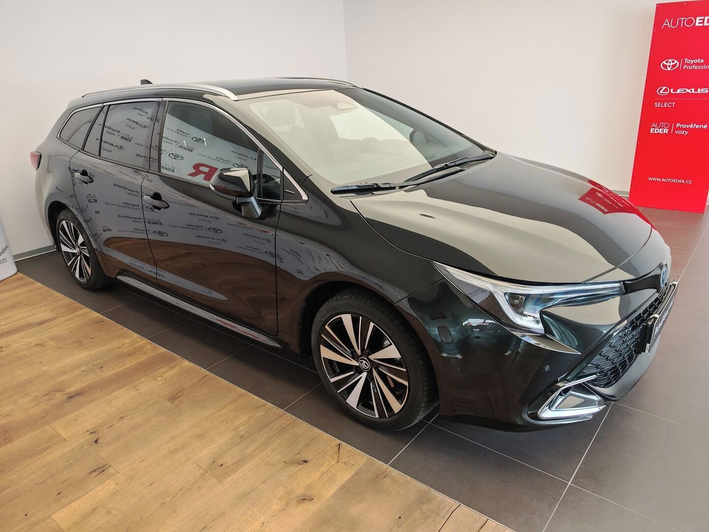 Toyota Corolla, Touring Sports 2.0 Hybrid - fotka 3