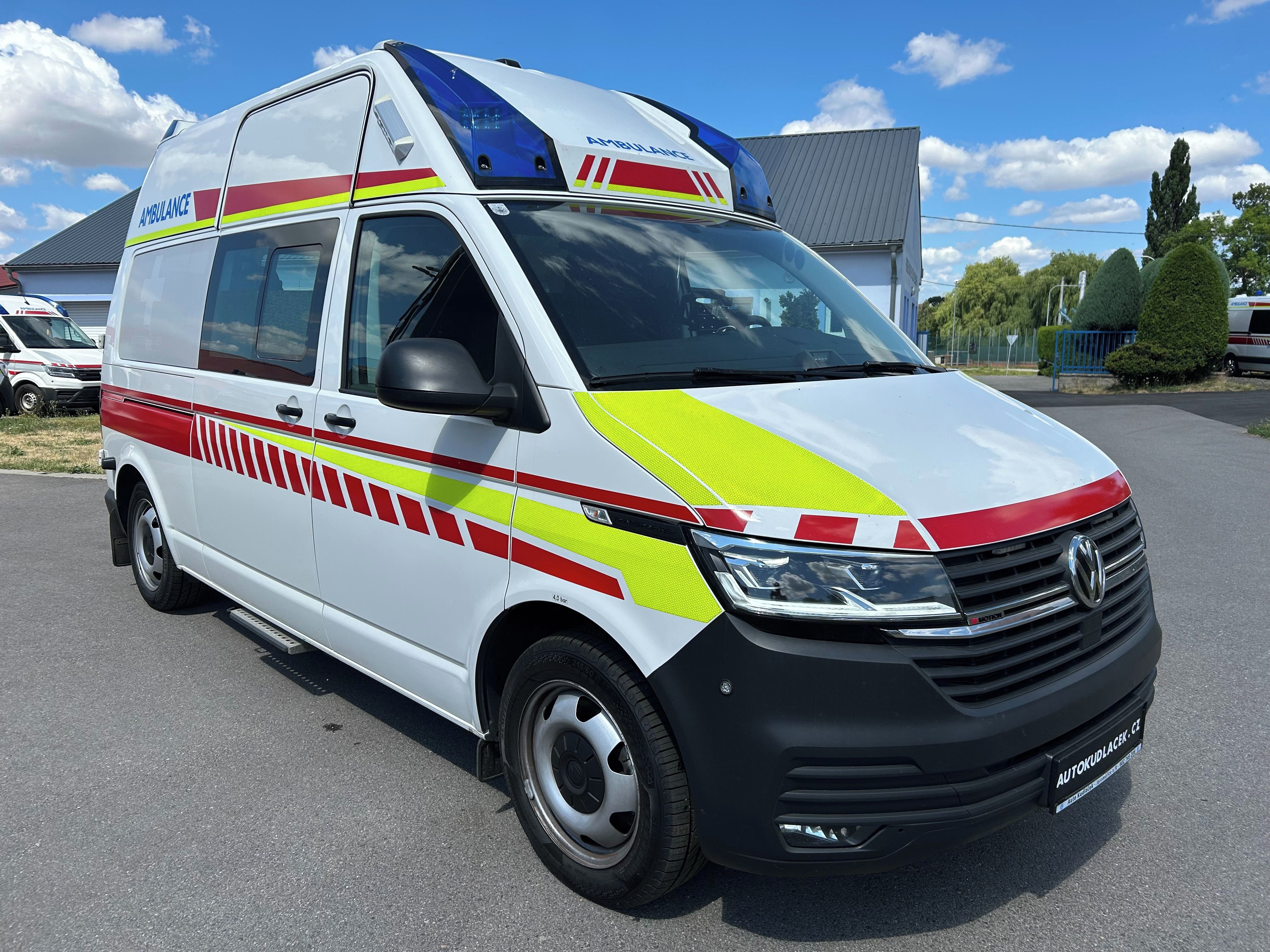 Volkswagen Transporter, T6.1 - 2.0 TDI Sanitní vůz 4x4 - fotka 2