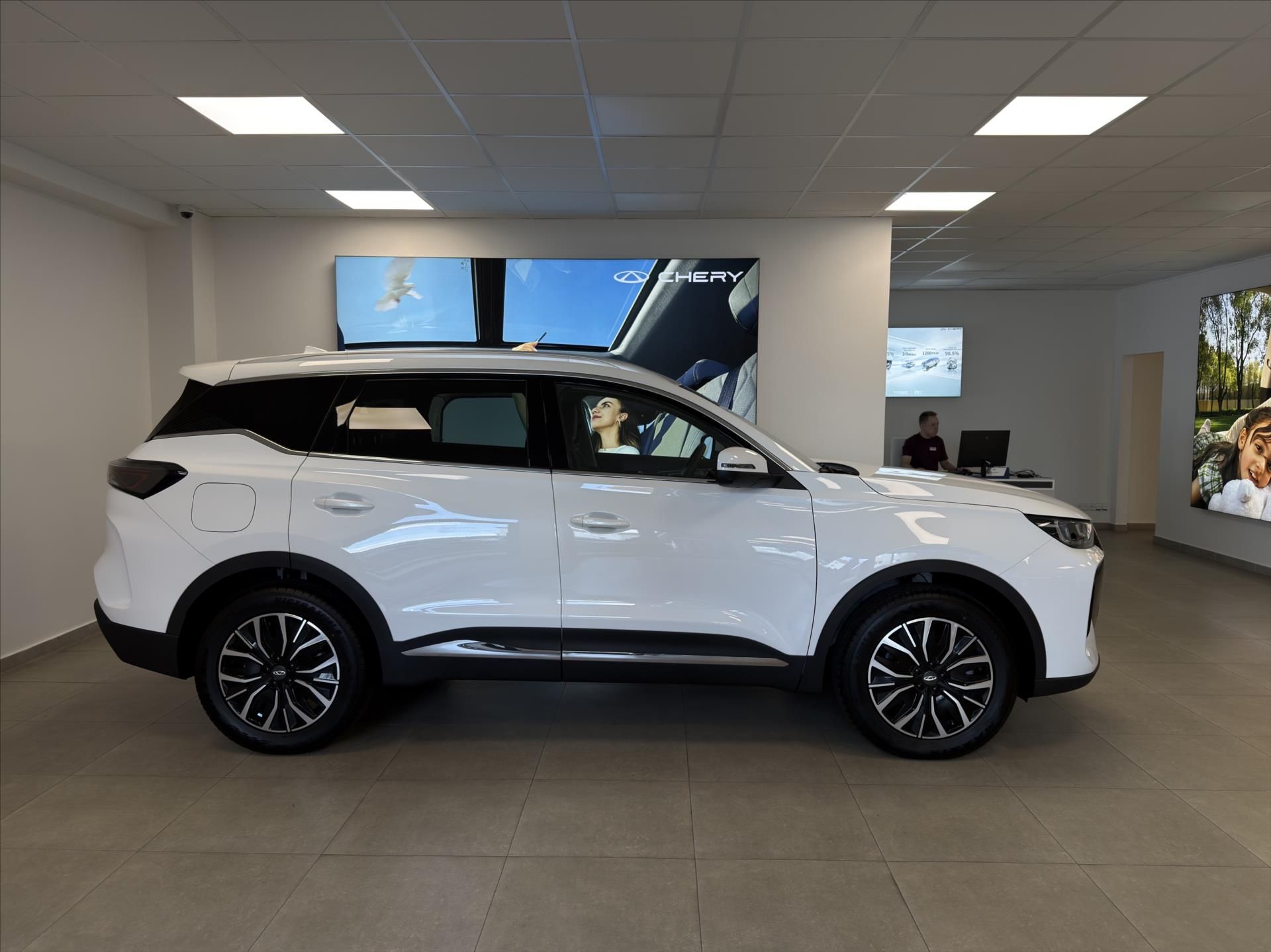 Chery Tiggo 7 PHEV, 1,5   Unique - fotka 4