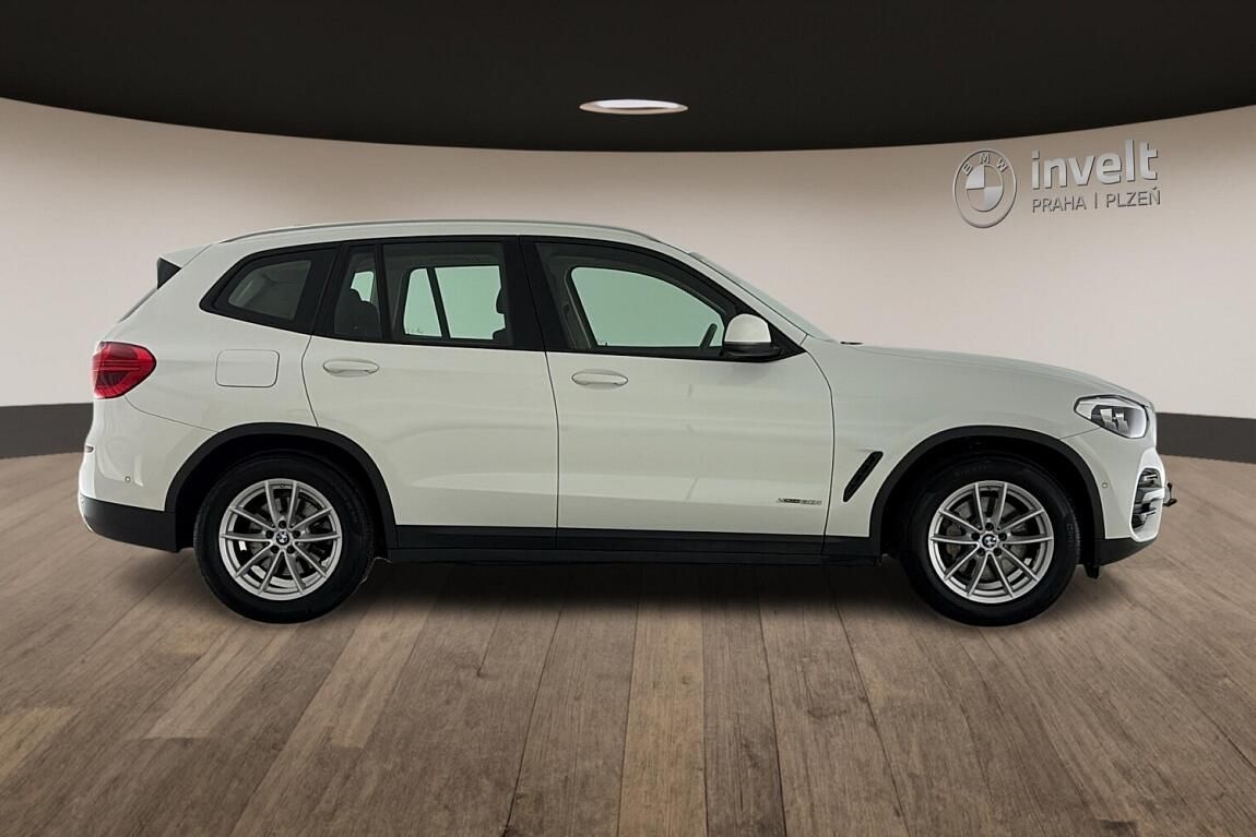 BMW X3, xDrive30i - fotka 2
