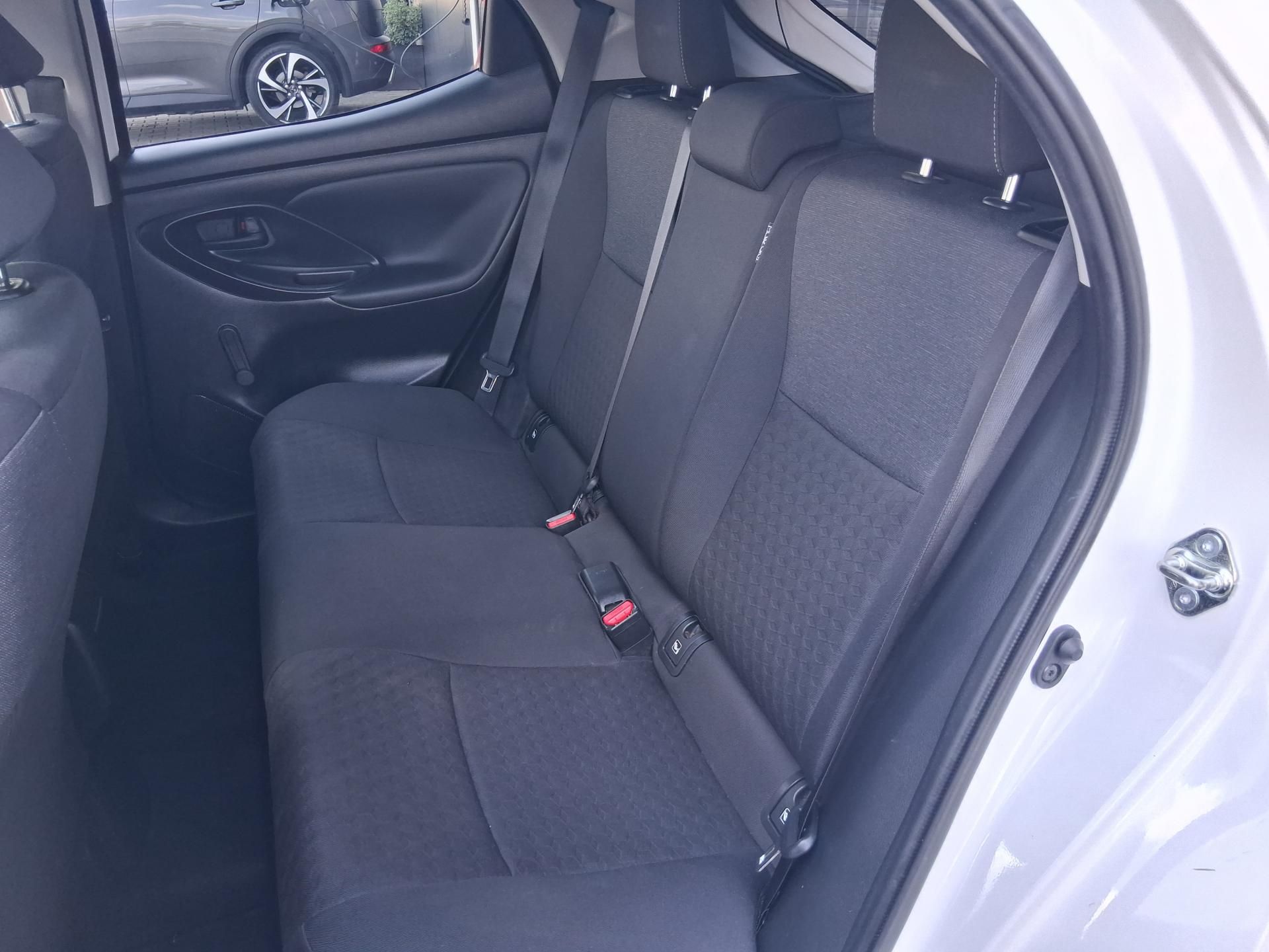 Toyota Yaris, COMFORT STYLE 1.5 Hyb. 85 kW - fotka 5