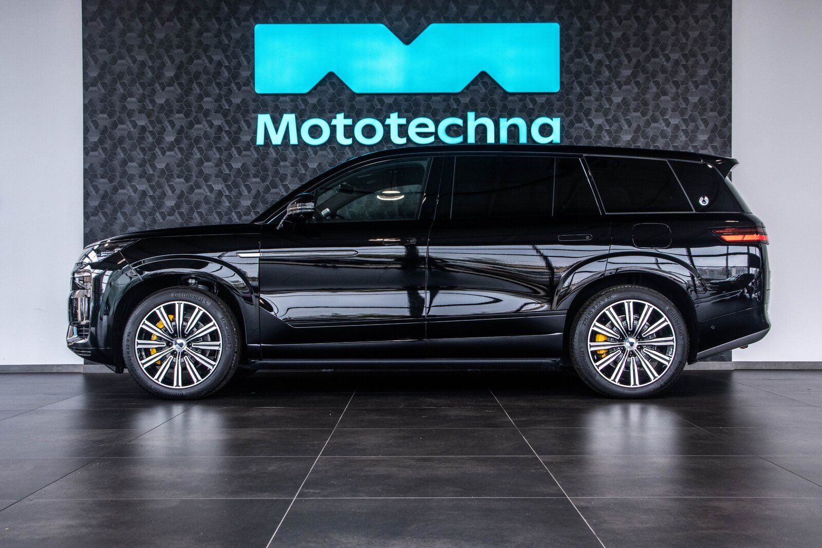 Denza N9, 2.0T PHEV, Nové - fotka 2