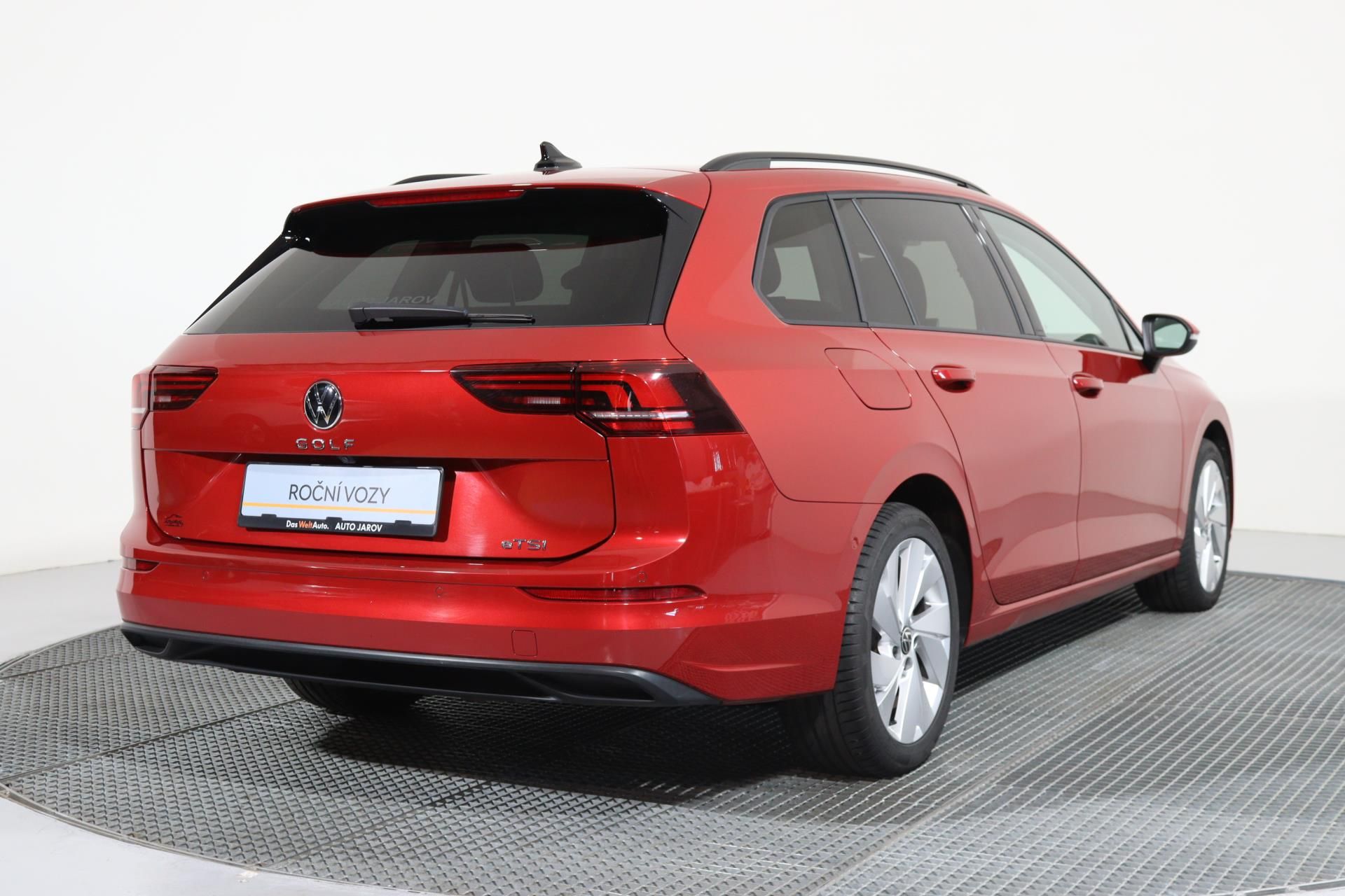Volkswagen Golf Variant, People 1,5 eTSI 110kw DSG/ LED - fotka 2