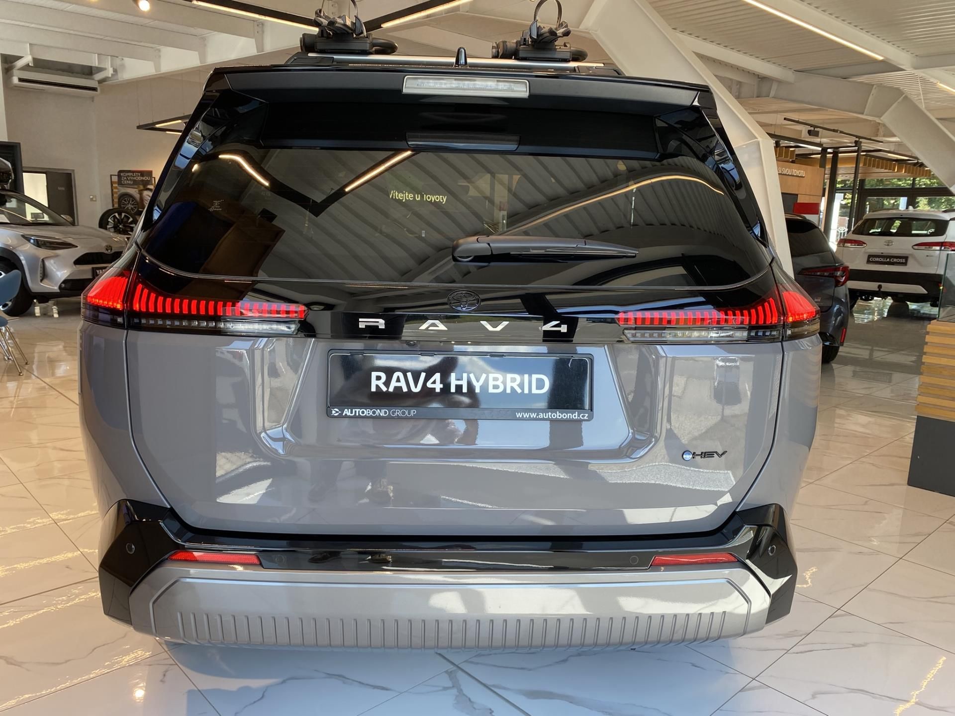 Toyota Rav4, 2.5 HEV 4x4 STYLE + tažné - fotka 3