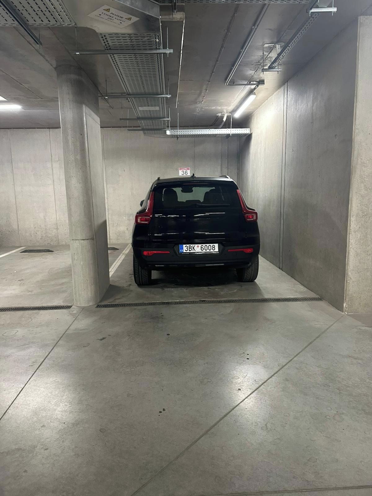 Volvo XC40, B3 PLUS BLACK EDITION ACC,360 - fotka 4
