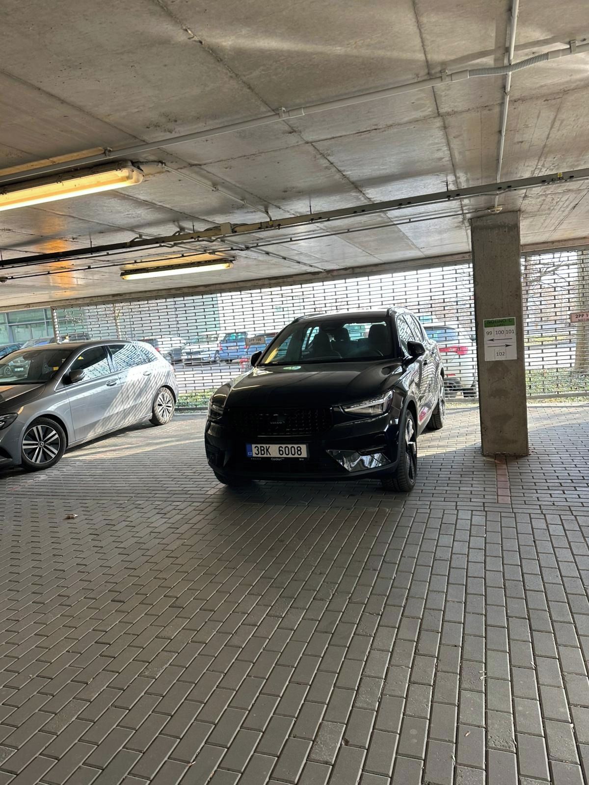 Volvo XC40, B3 PLUS BLACK EDITION ACC,360 - fotka 2