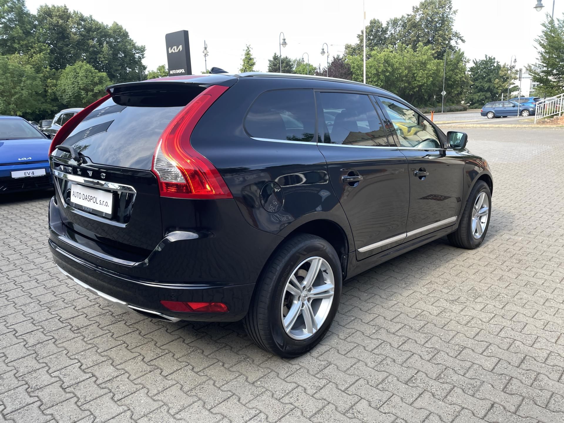 Volvo XC60, D5 2.4D 169kW AWD - fotka 3