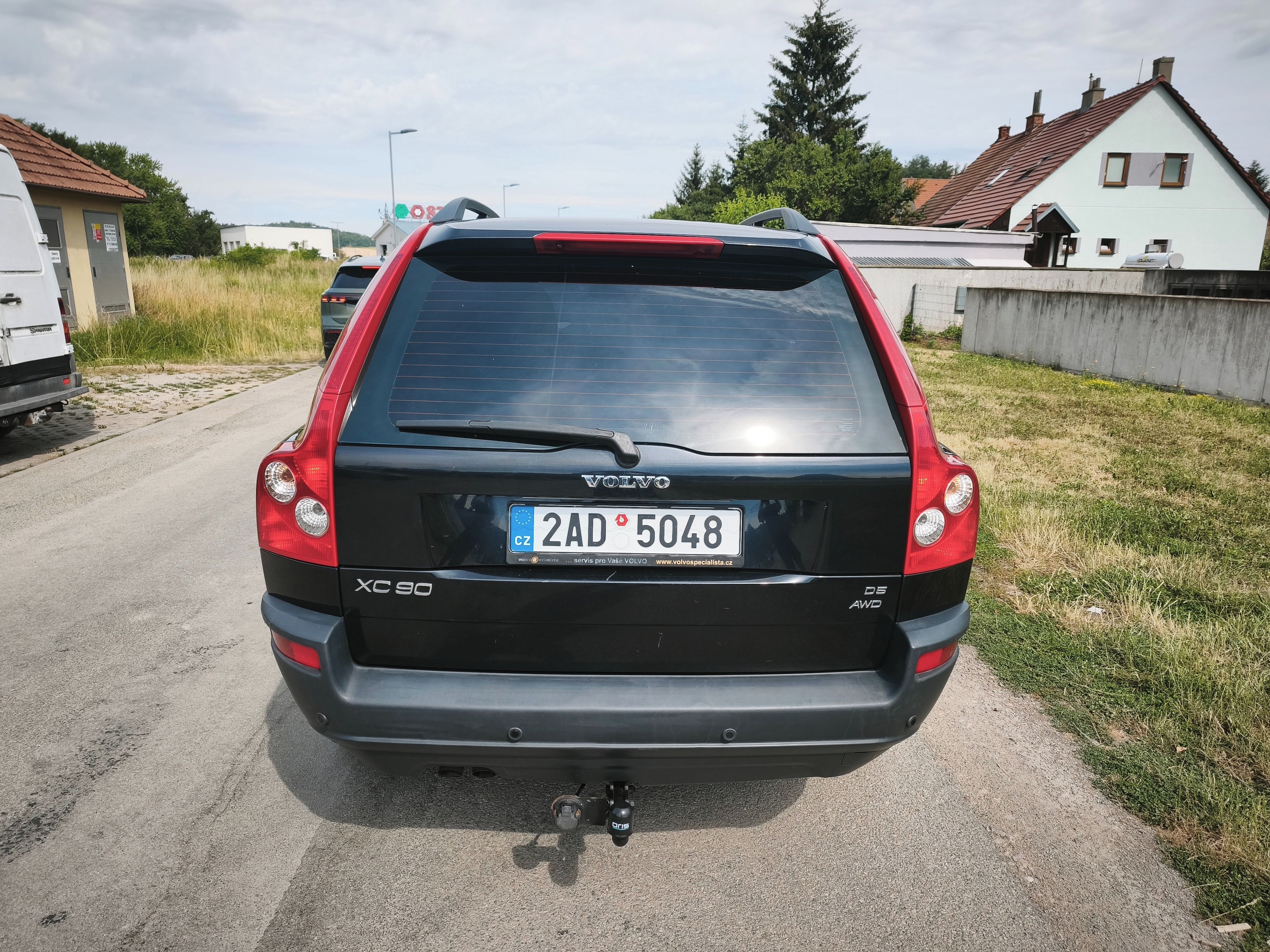 Volvo XC90, 136 kW -  7. míst - tažné - fotka 5