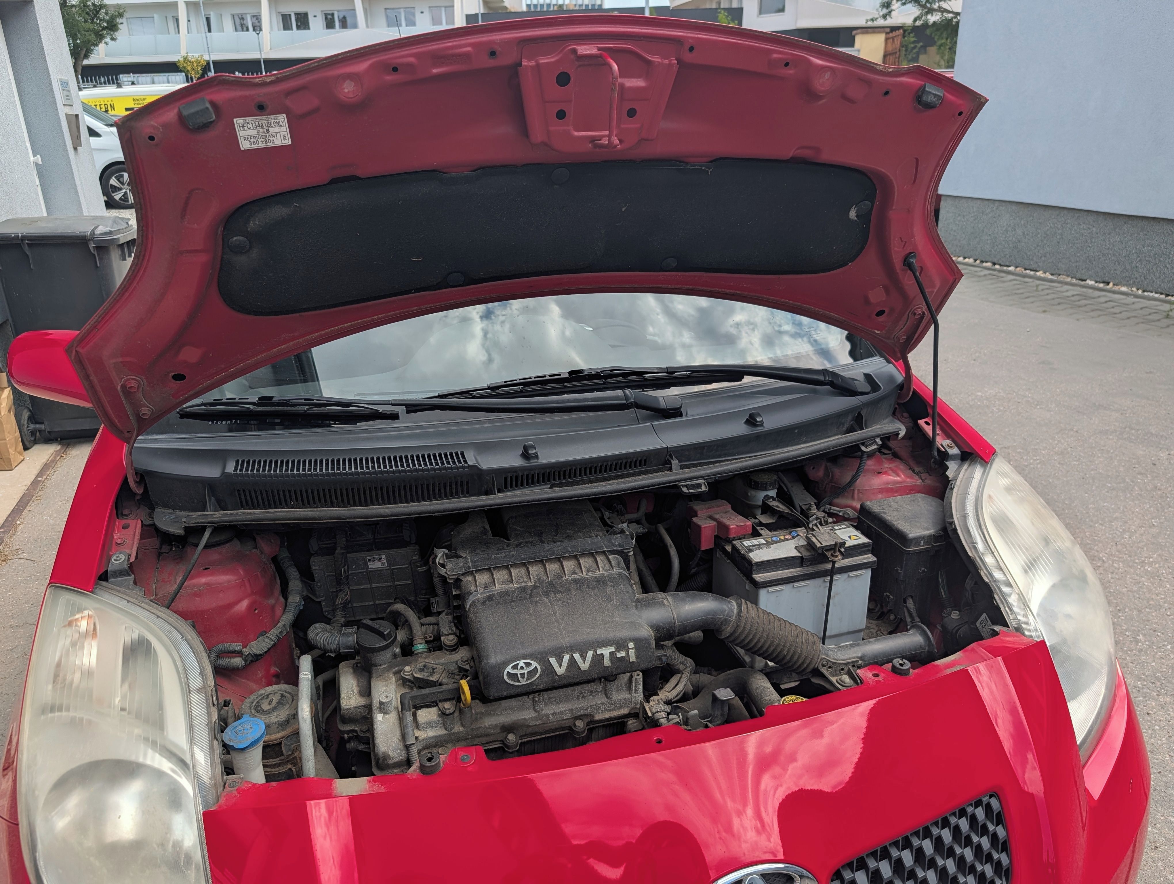 Toyota Yaris, Klima,nové tlumiče a spojka - fotka 6