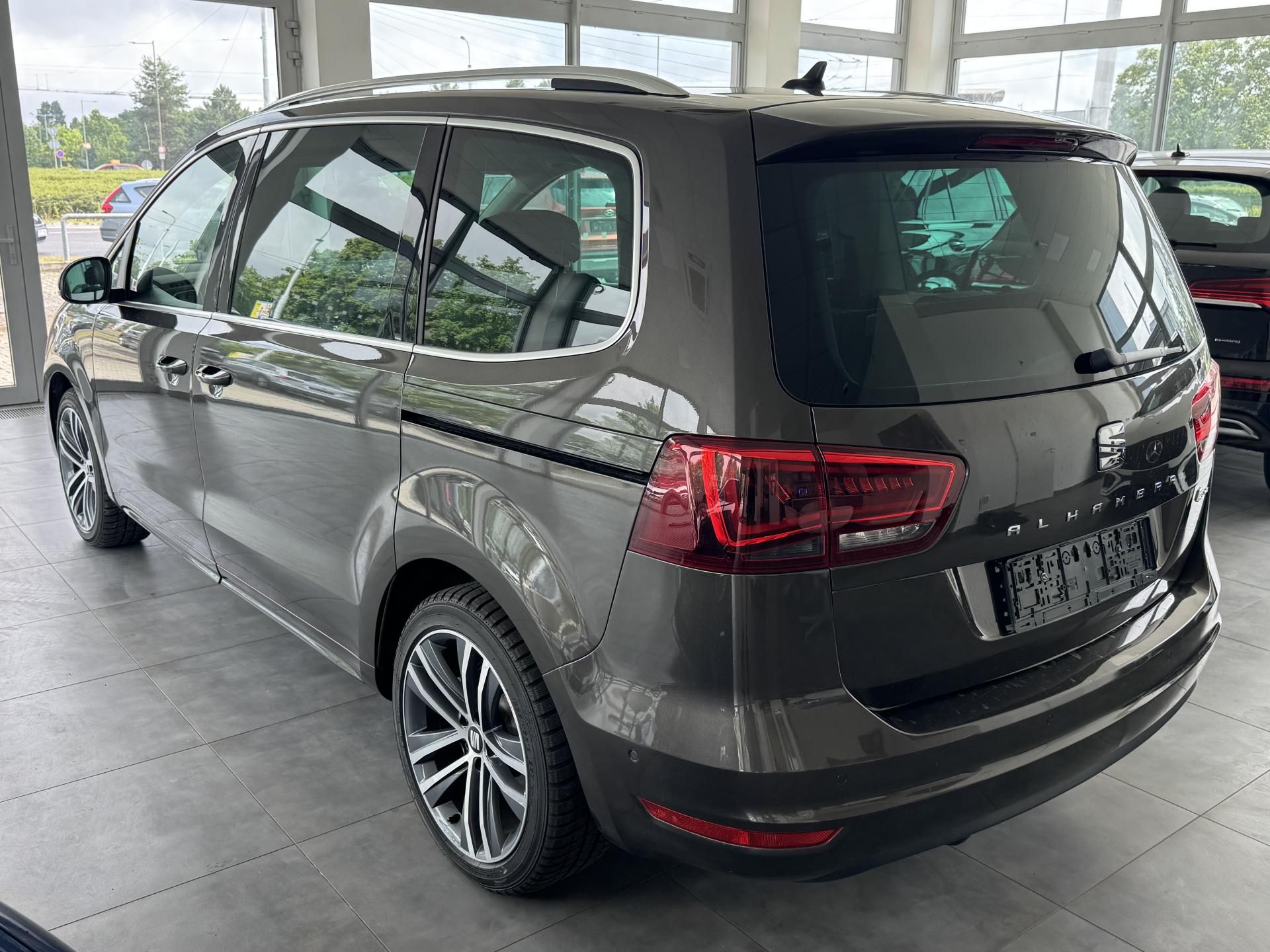Seat Alhambra, 1,4TSi FR-LINE 7.MÍST - fotka 4