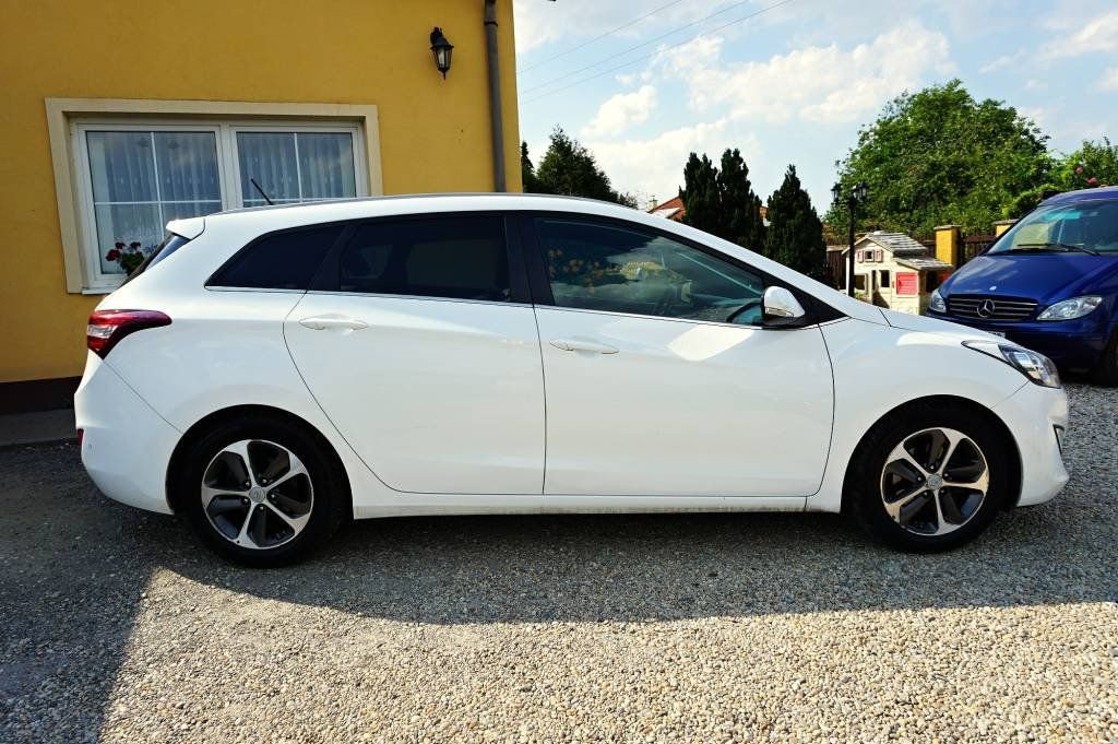Hyundai i30, CZECH GO! 1,6 GDI 99 kW - fotka 3