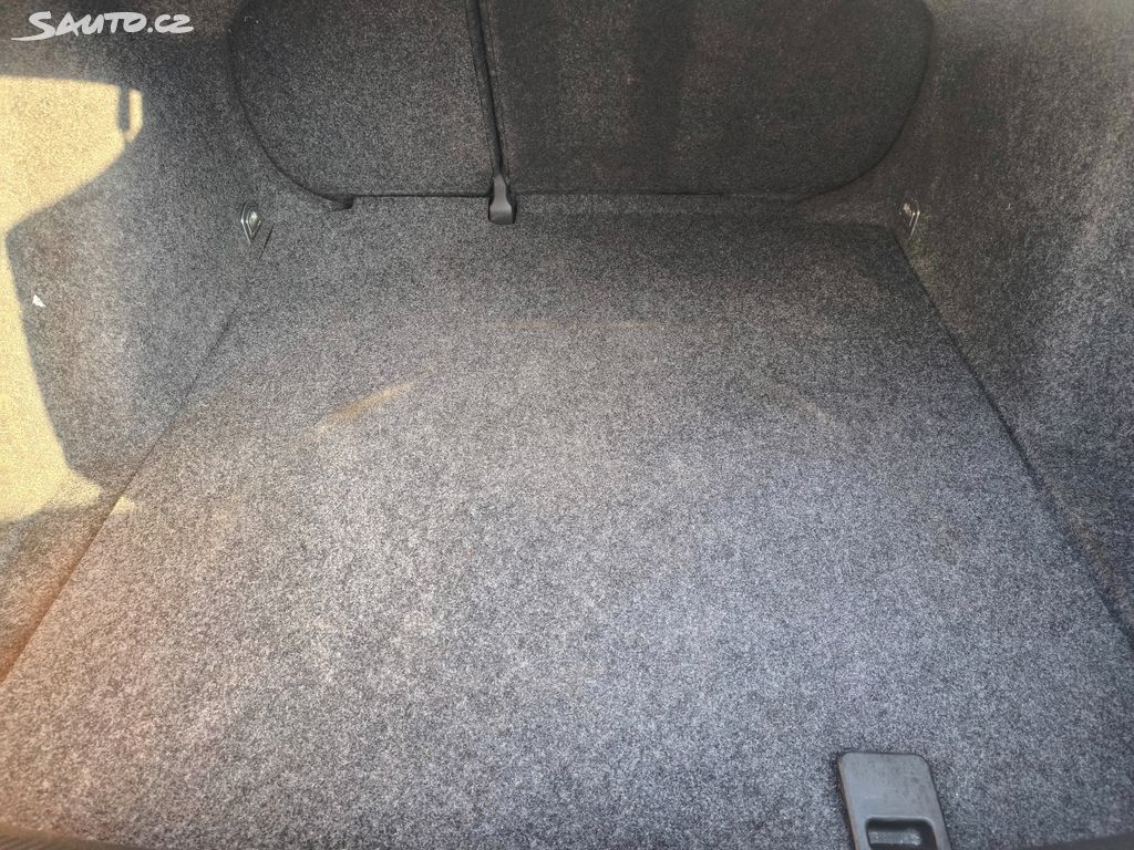 Volkswagen Jetta, 1,9TDI BEZ DPF,KRÁSNÁ,220T.KM - fotka 5