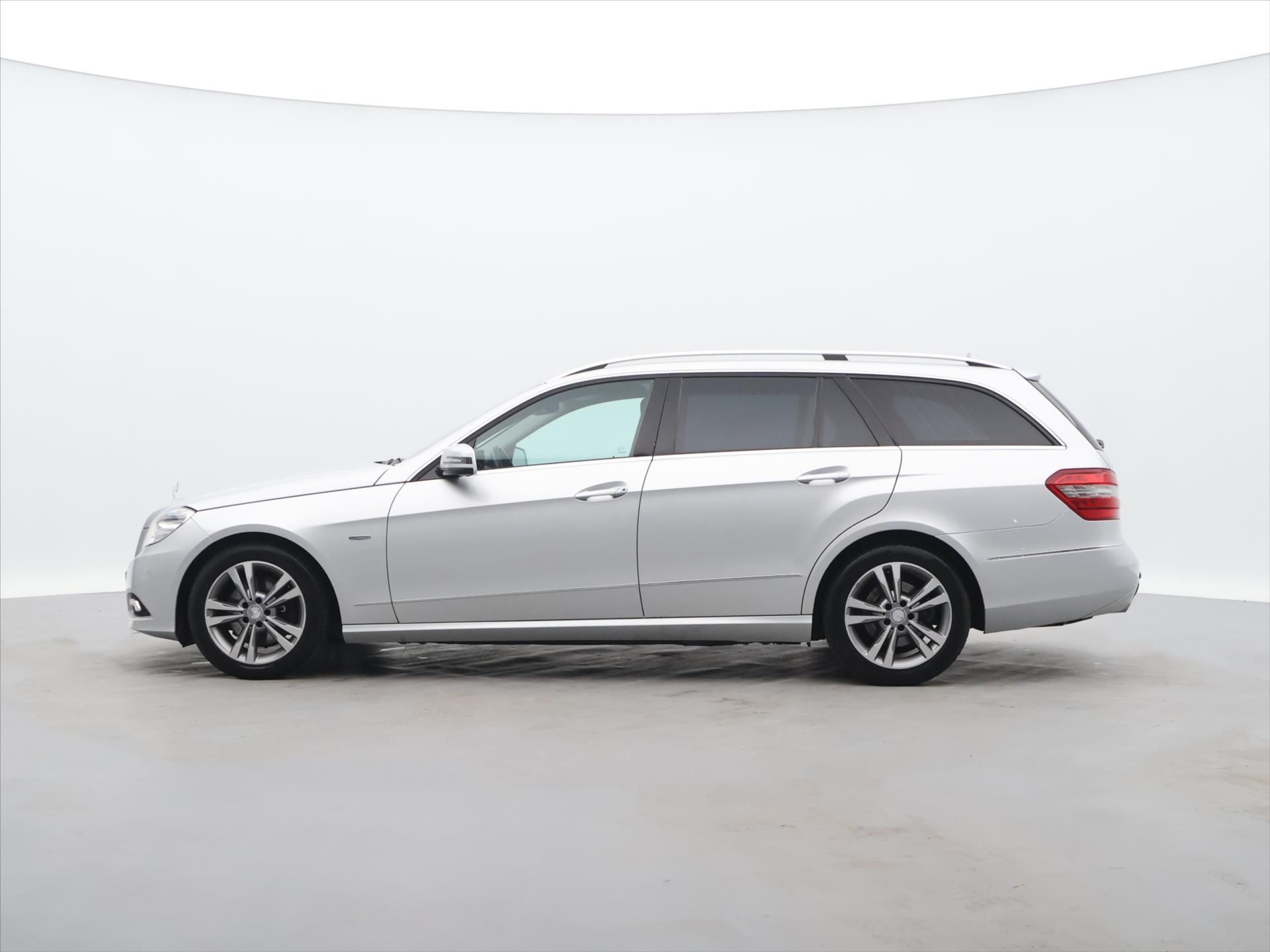 Mercedes-Benz Třídy E, 3,0 350CDI 170kW CZ Avantgarde - fotka 4
