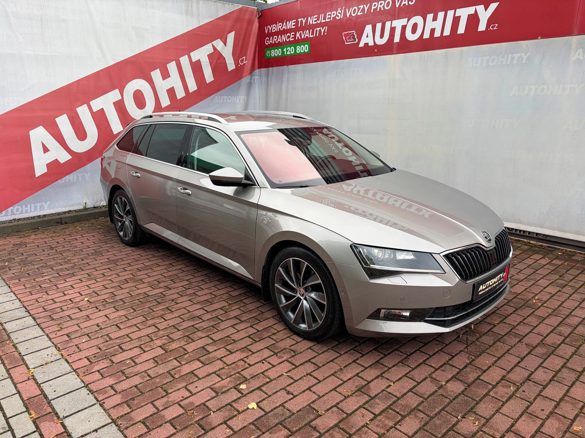 Škoda Superb, 2.0 TDI L&K DSG 4x4, ČR, ACC - fotka 6
