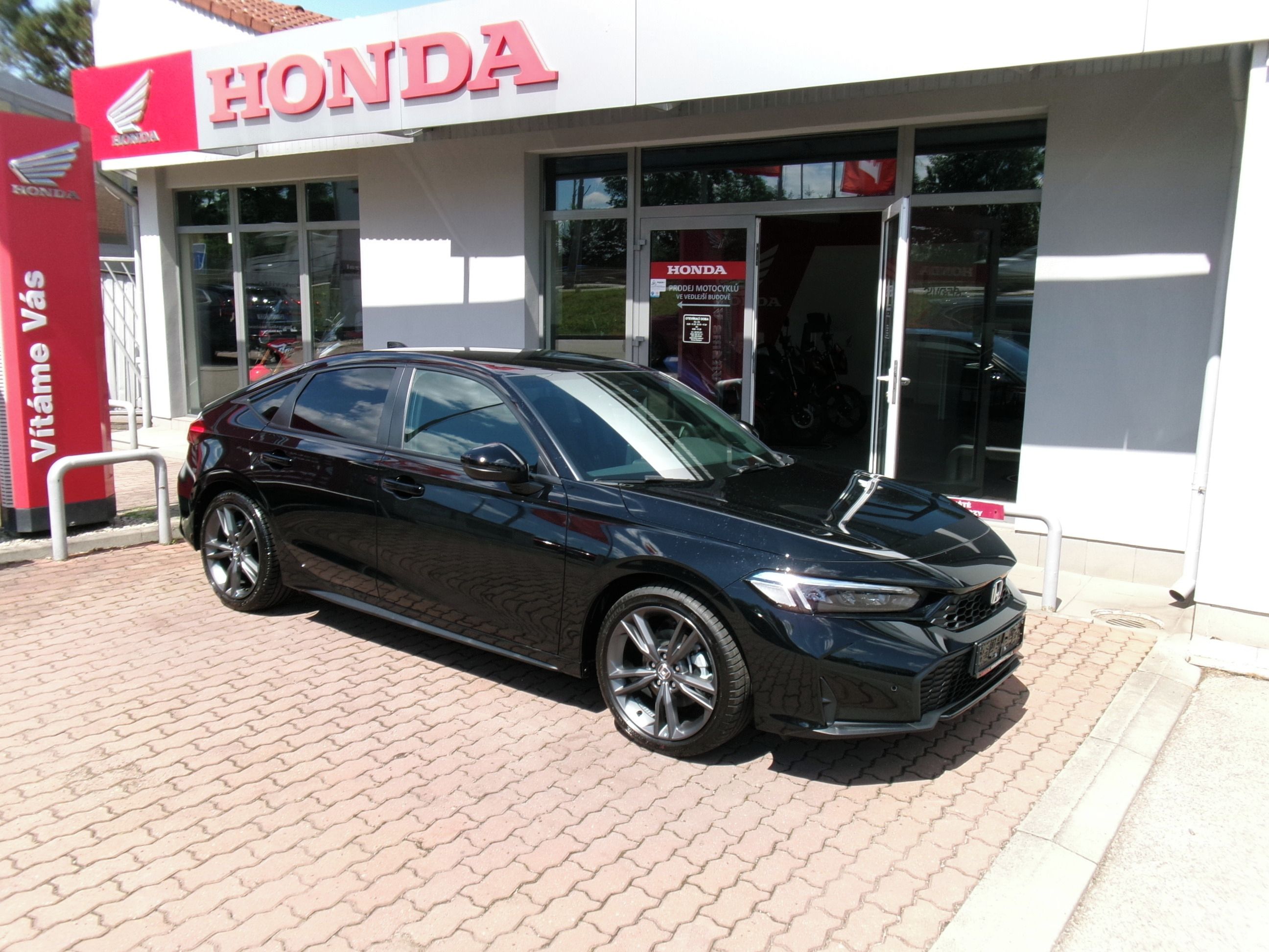 Honda Civic, 2.0e:HEV SPORT PLUS 2027 - fotka 2