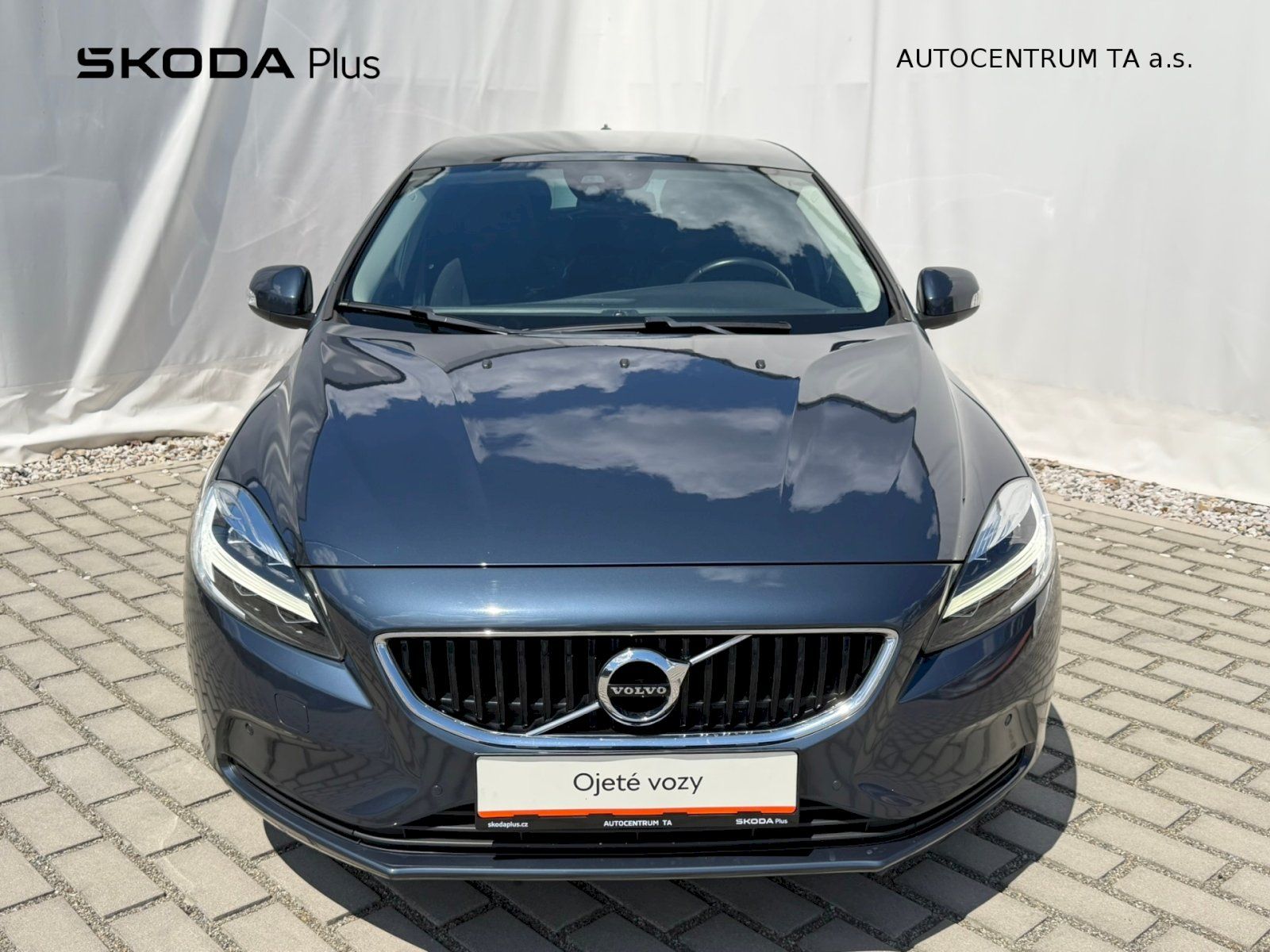 Volvo V40, V40 2.0D 88kW 6MP Momentum - fotka 4