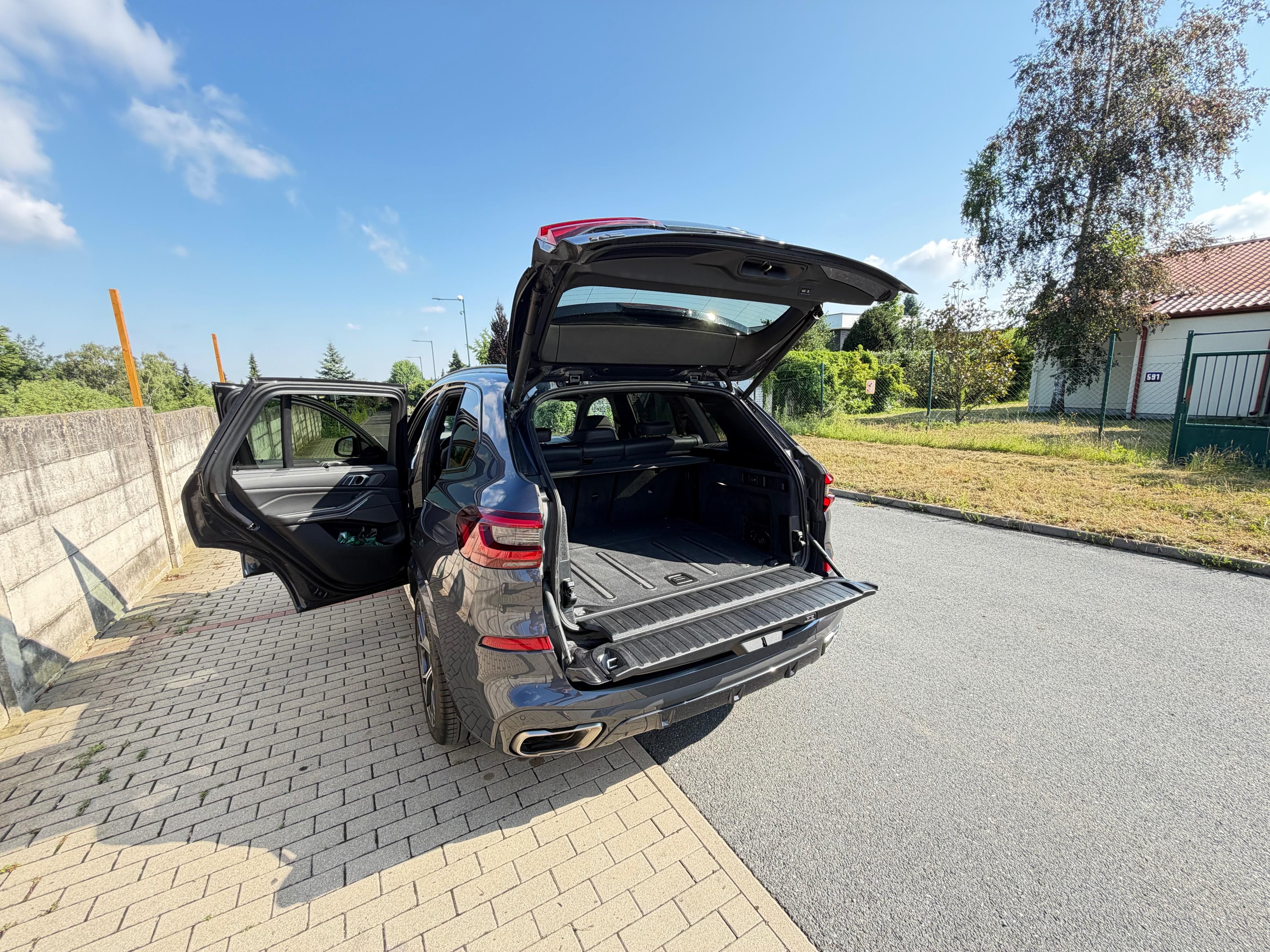 BMW X5, M50 i XDrive Sportpaket - fotka 5