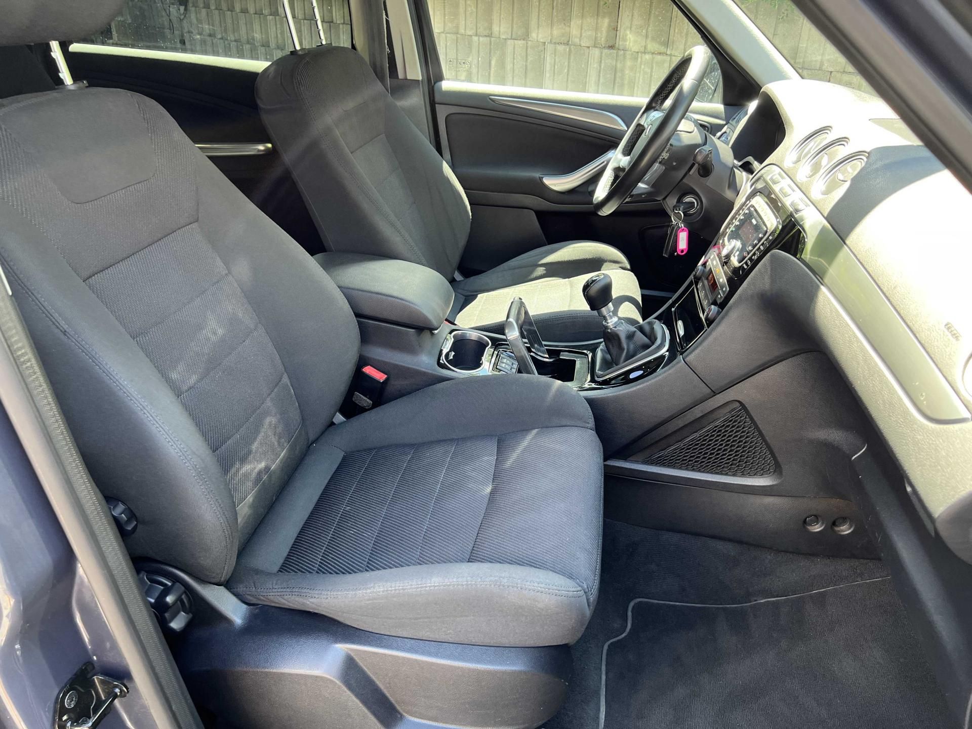 Ford S-MAX, 2.0 TDCi 103kW 7-MÍST SERVISKA - fotka 6