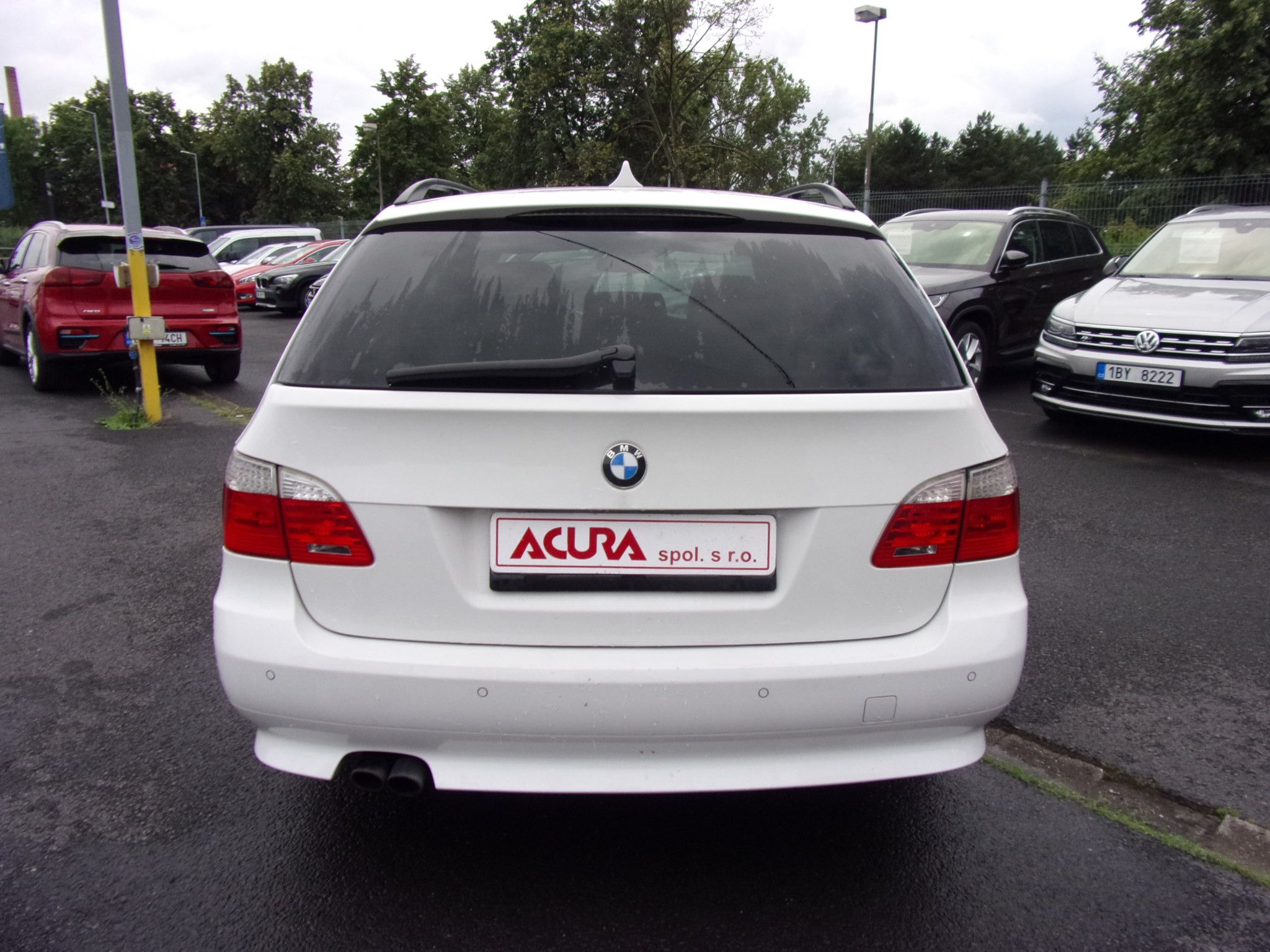 BMW Řada 5, 3,0 525d  xDrive Touring - fotka 4