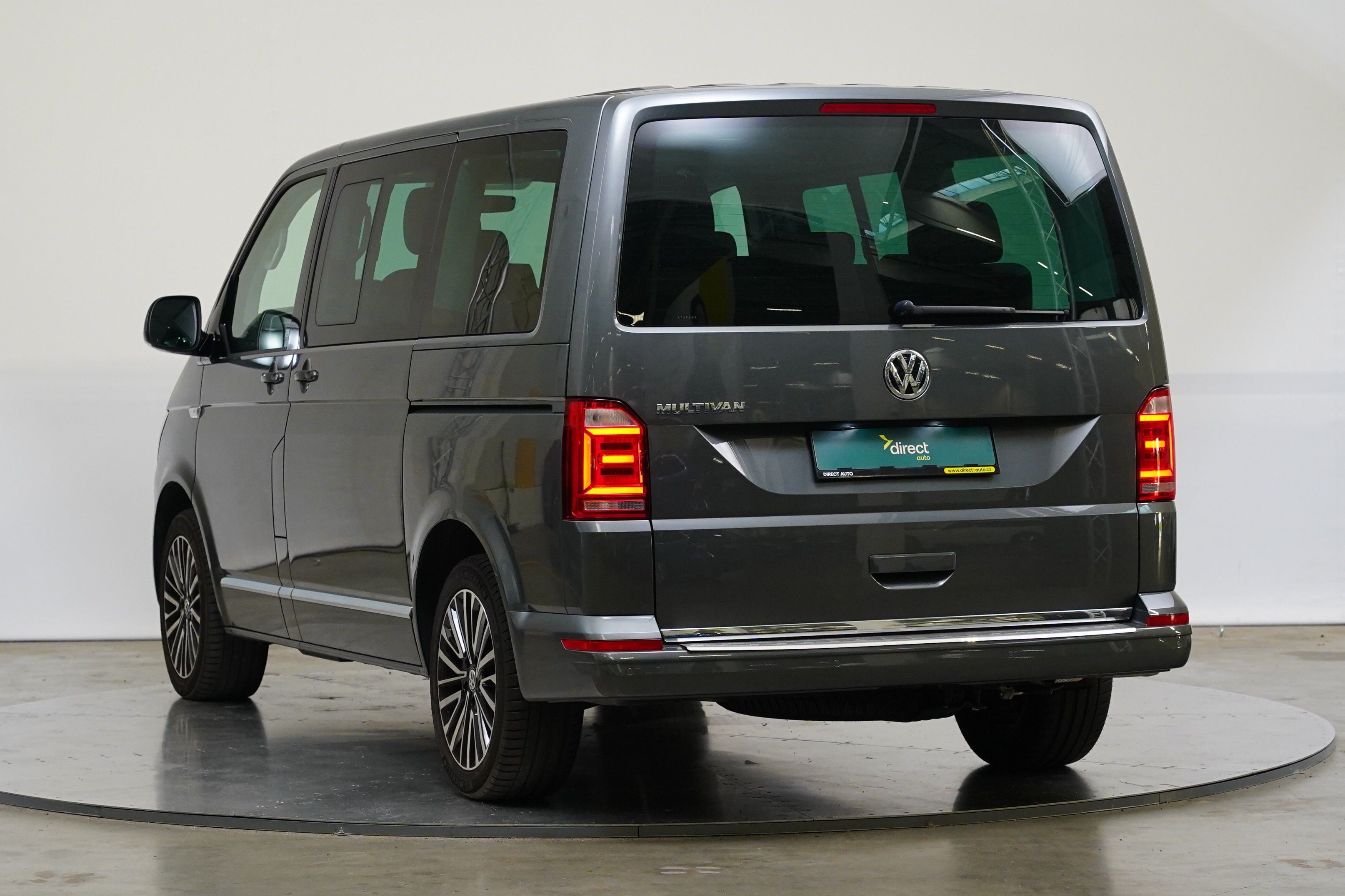 Volkswagen Multivan, 2.0 TDI 146 kW DSG Highline - fotka 4