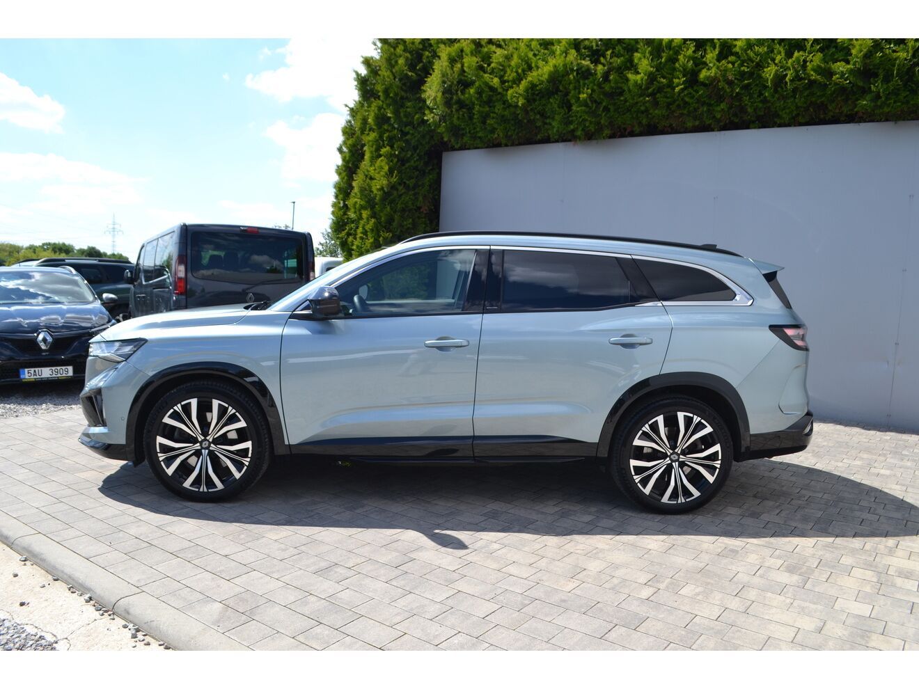 Renault Espace, ICONIC E-TECH FULL HYBRID 200k - fotka 2