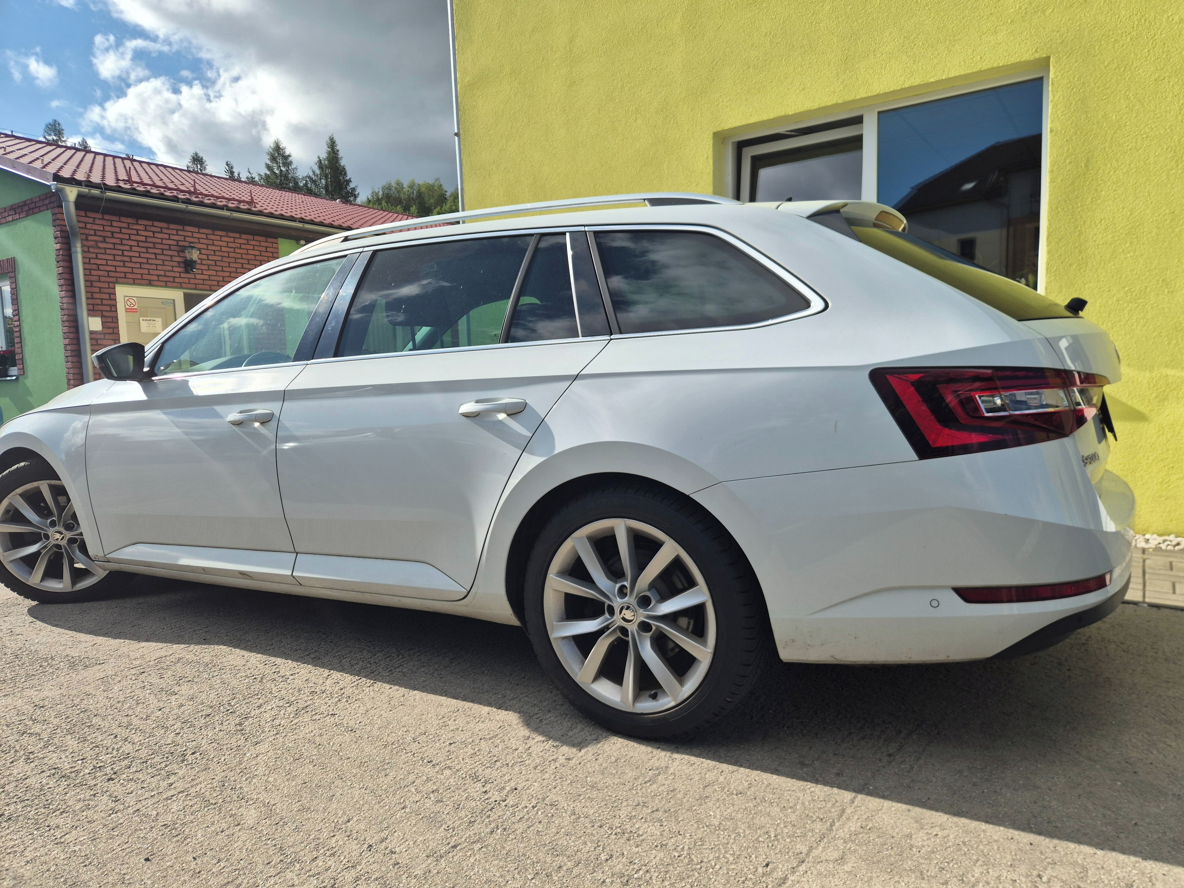 Škoda Superb, 1 maj.plný servis ZÁRUKA 1 ROK - fotka 3